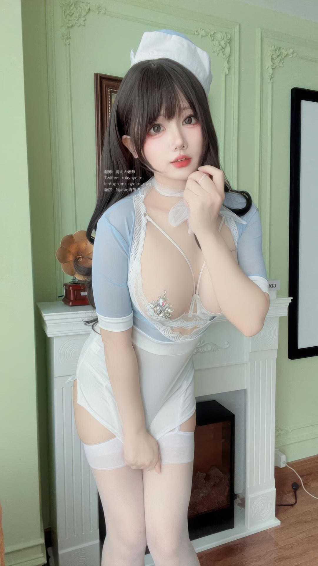 [私房] Nyako喵子 - 自拍36：白色護士風內衣 白絲自拍 49P