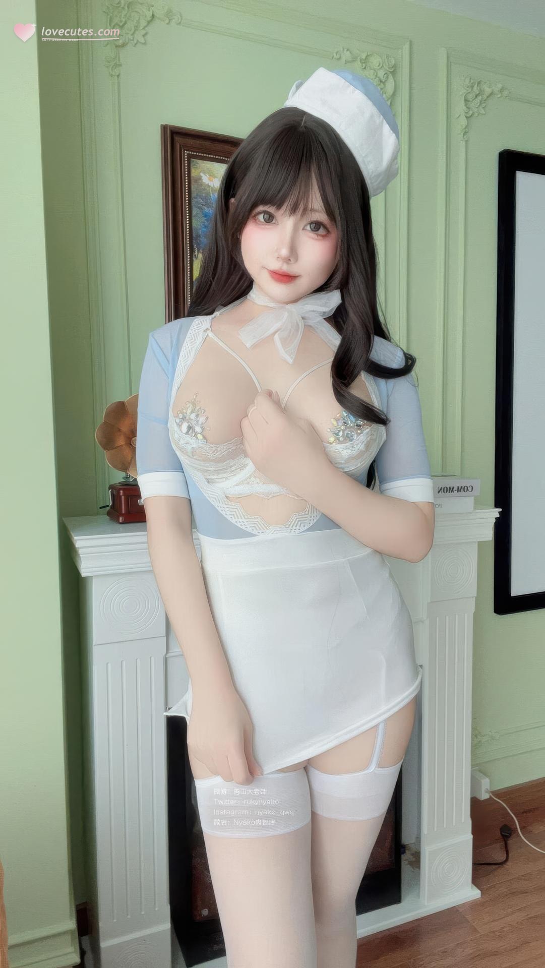 [私房] Nyako喵子 - 自拍36：白色護士風內衣 白絲自拍 49P