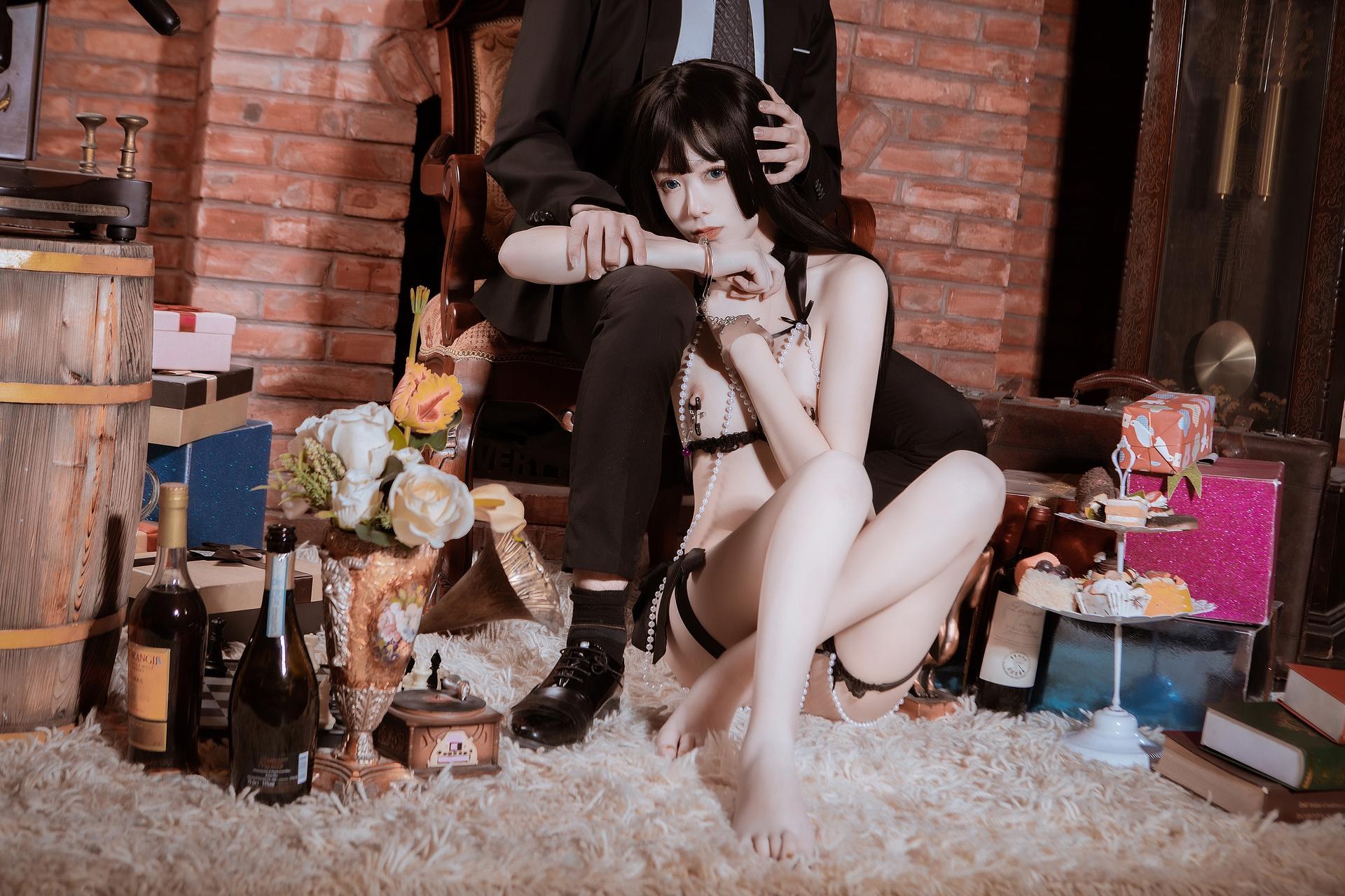 [写真] 果而kaer - 珍珠：蓝天草地白裙外拍 清透美腿 15P