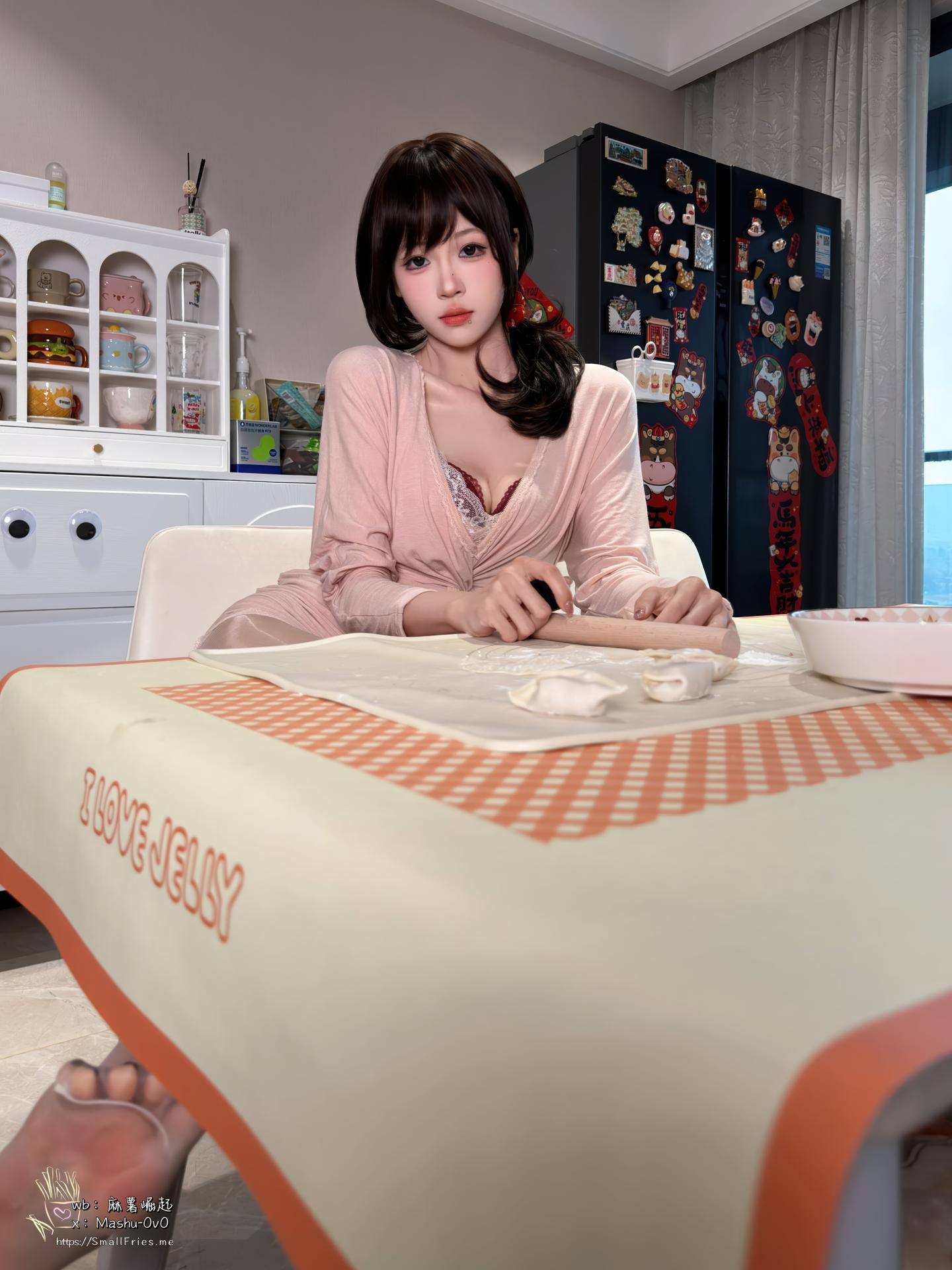 [Private] Mochi Delicious - Year-End Love Letter: New Year Red Home Private Black Stockings Legs 105P1V