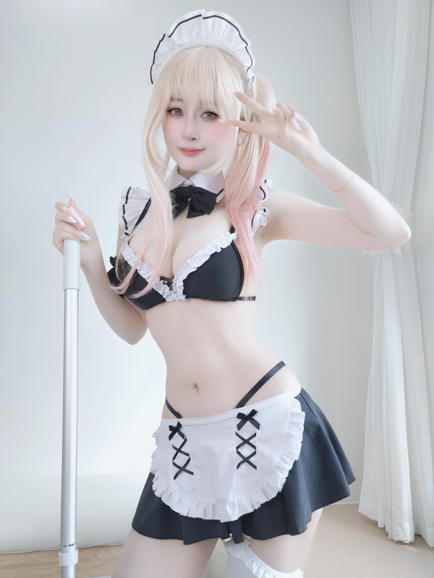 [cosplay] 白银81 - 更衣人偶坠入爱河 喜多川海梦：黑白女仆装美胸 62P