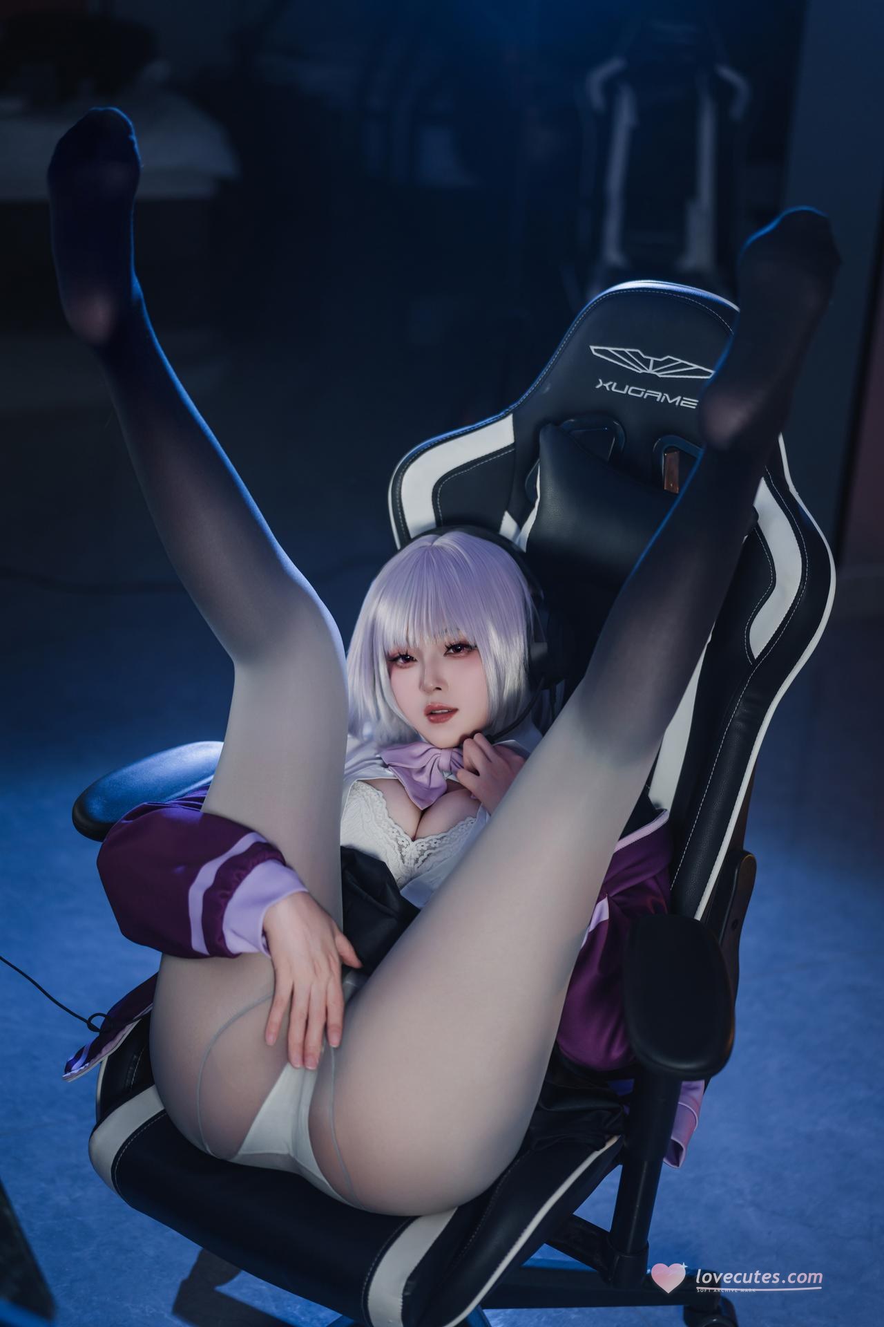 [cosplay] Natsuko夏夏子 - SSSS.GRIDMAN 新条茜：机房紫黑紧身战斗服 美腿还原 82P