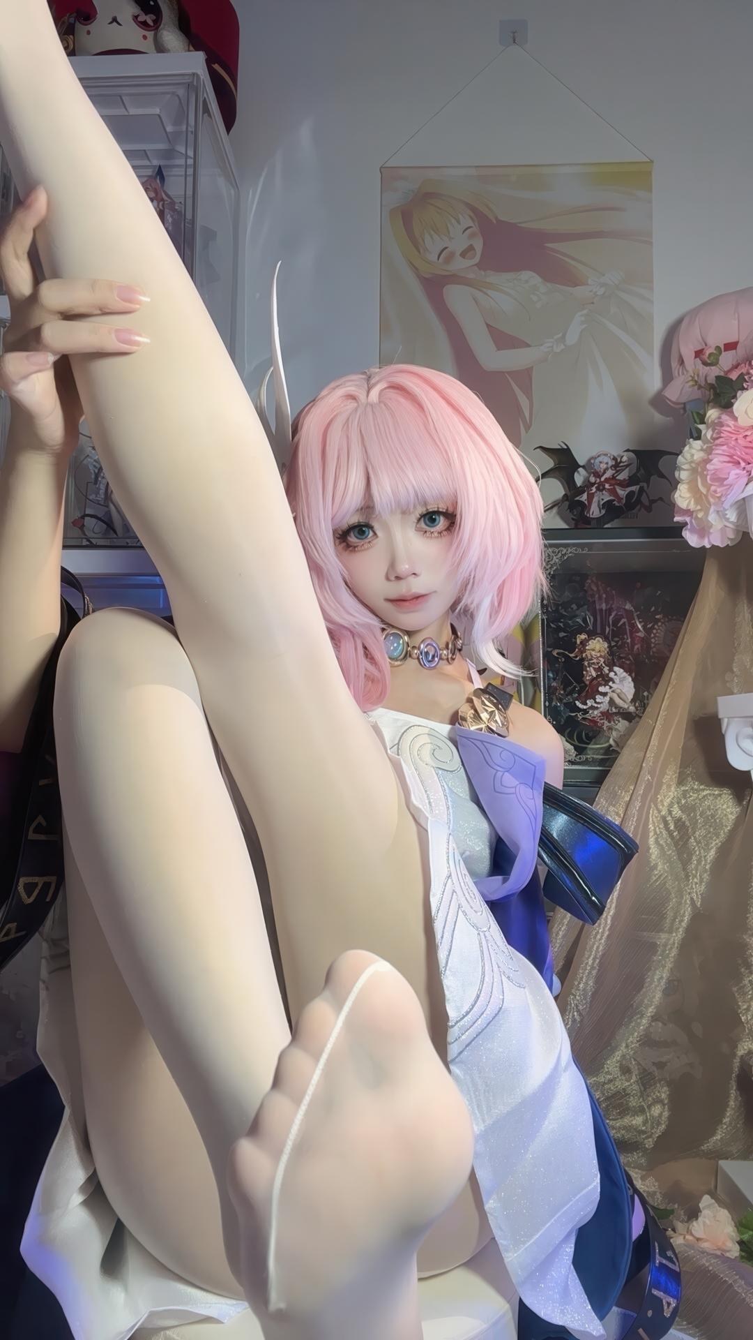 [cosplay] 白栎Shirly - 昔涟：粉发机能服 白丝美腿角色还原 130P
