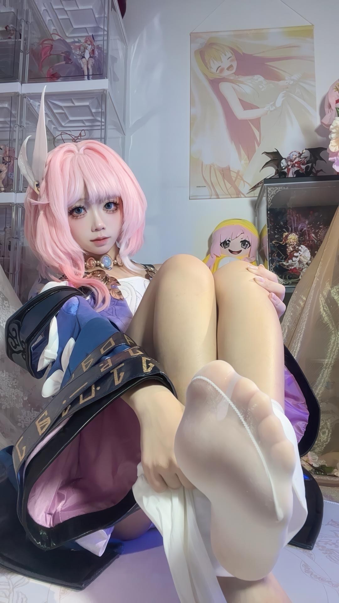 [cosplay] 白栎Shirly - 昔涟：粉发机能服 白丝美腿角色还原 130P