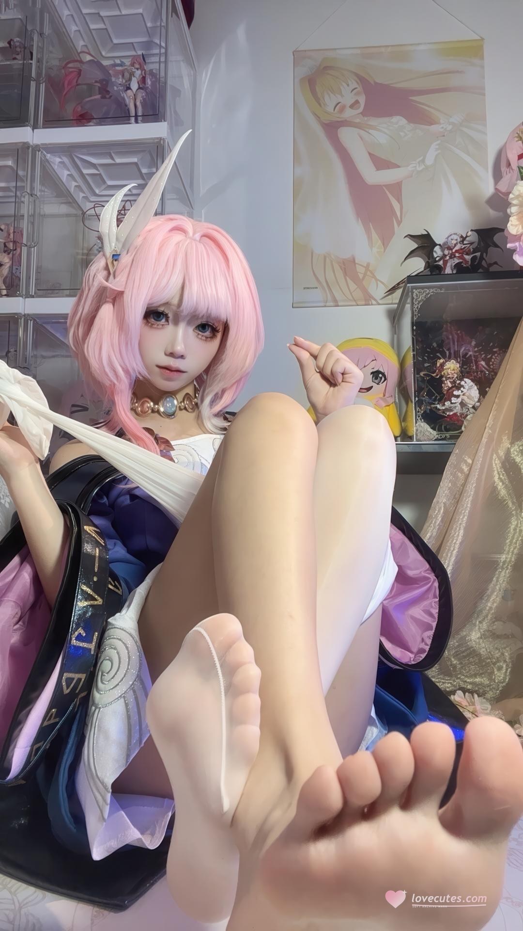 [cosplay] 白栎Shirly - 昔涟：粉发机能服 白丝美腿角色还原 130P