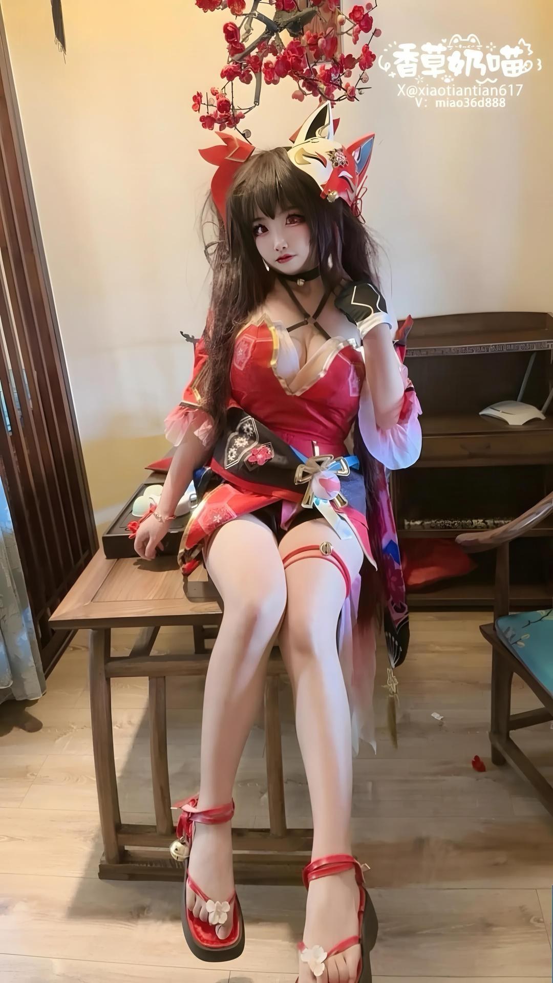 [cosplay] 香草奶喵 - 崩坏星穹铁道 花火：红裙双马尾美腿还原 70P