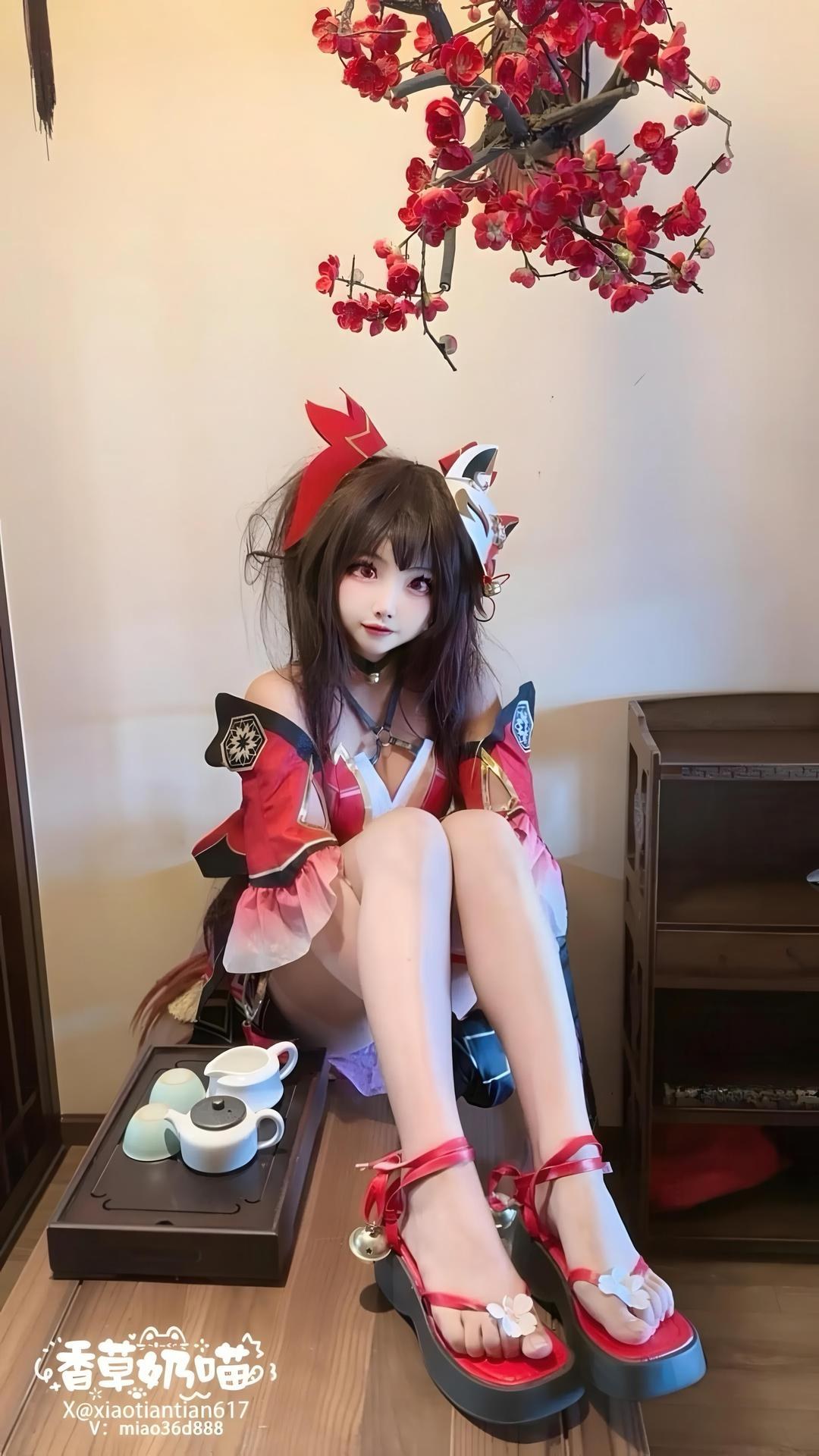 [cosplay] 香草奶喵 - 崩坏星穹铁道 花火：红裙双马尾美腿还原 70P