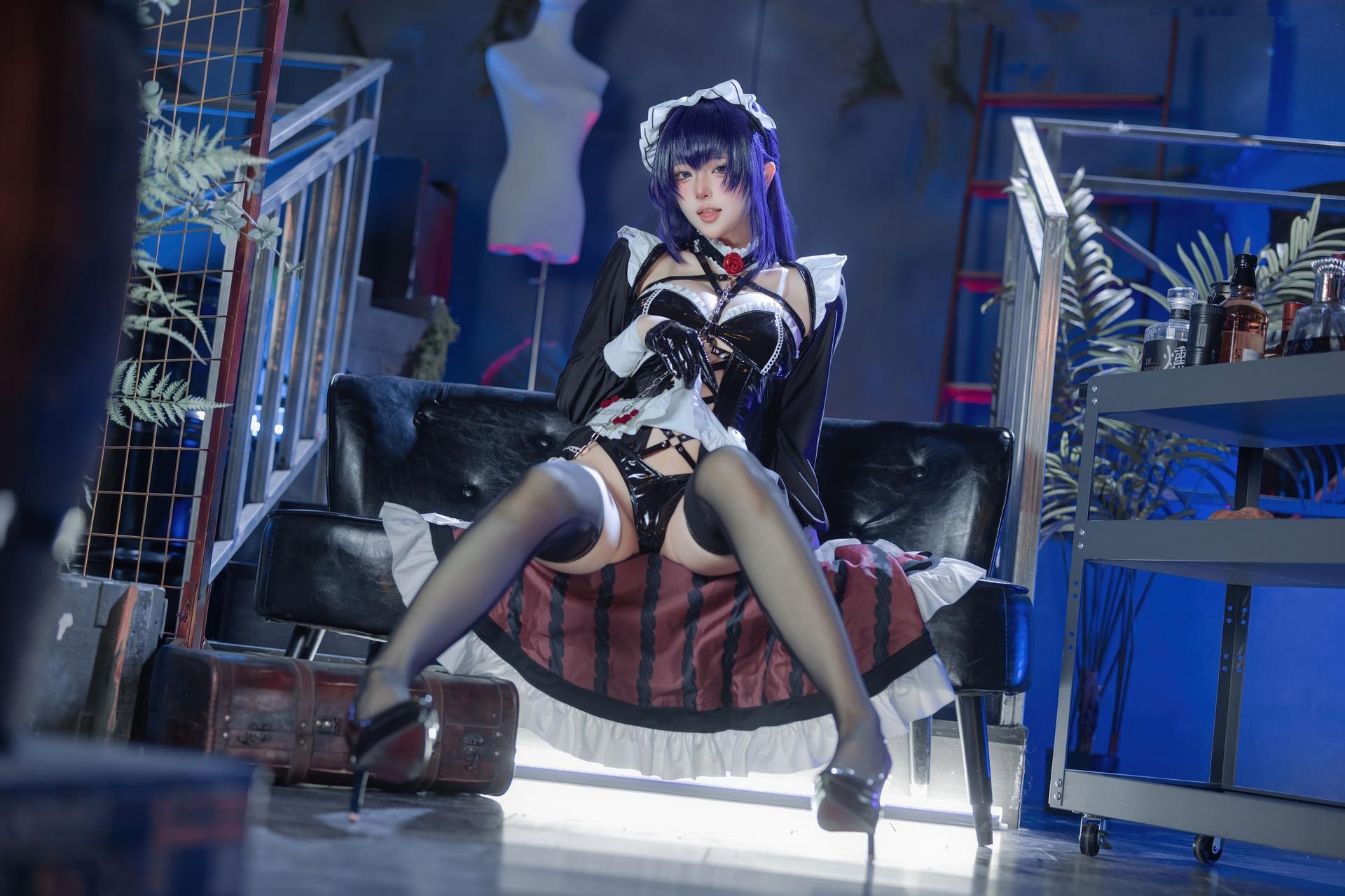 [cosplay] 屿鱼 - NIKKE胜利女神 米哈拉：咖啡女仆黑丝蕾丝还原 80P