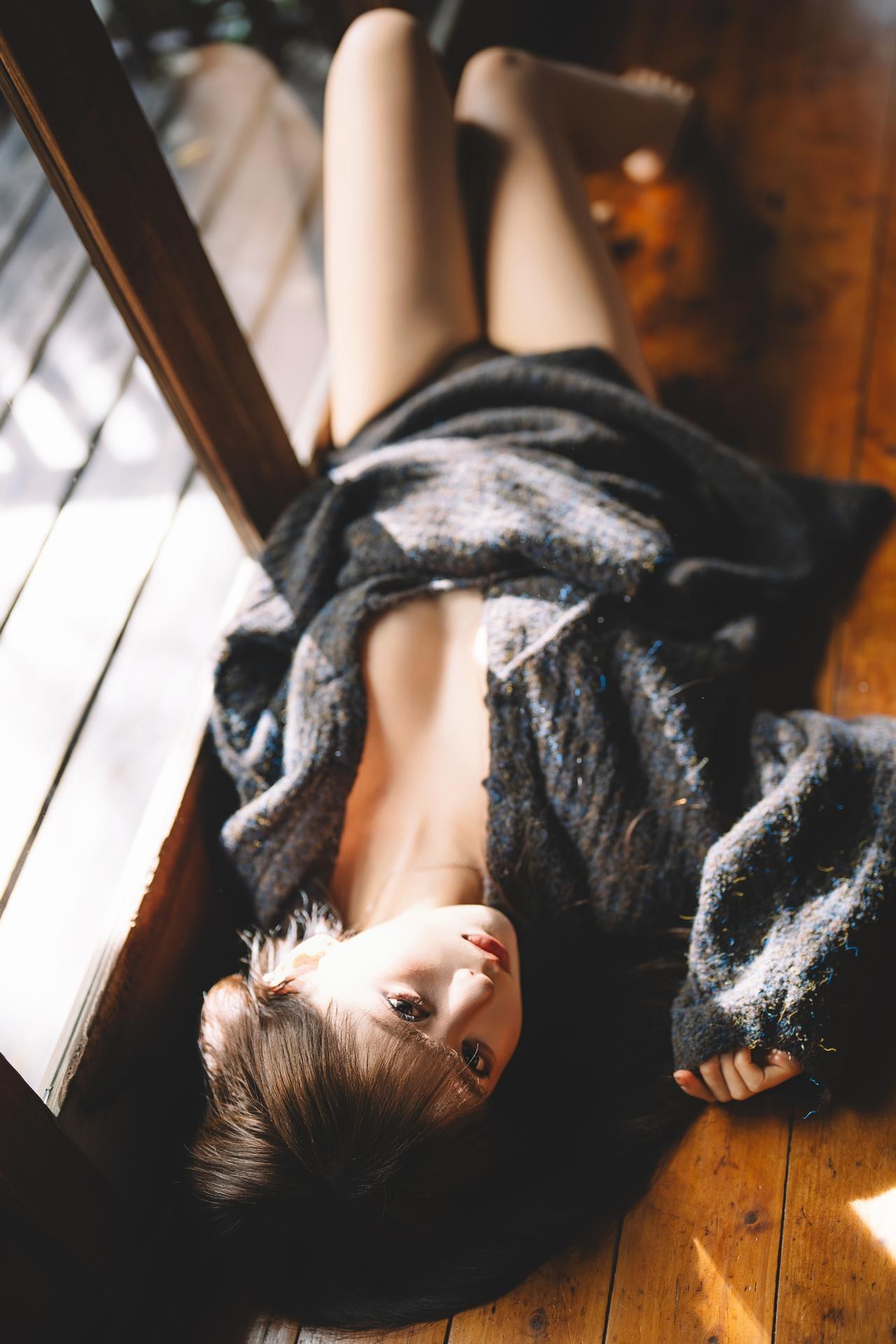 [Private] Chun Momo - Orange: Japanese-Style Wooden House, Black Sweater and Lingerie Private Shoot 30P