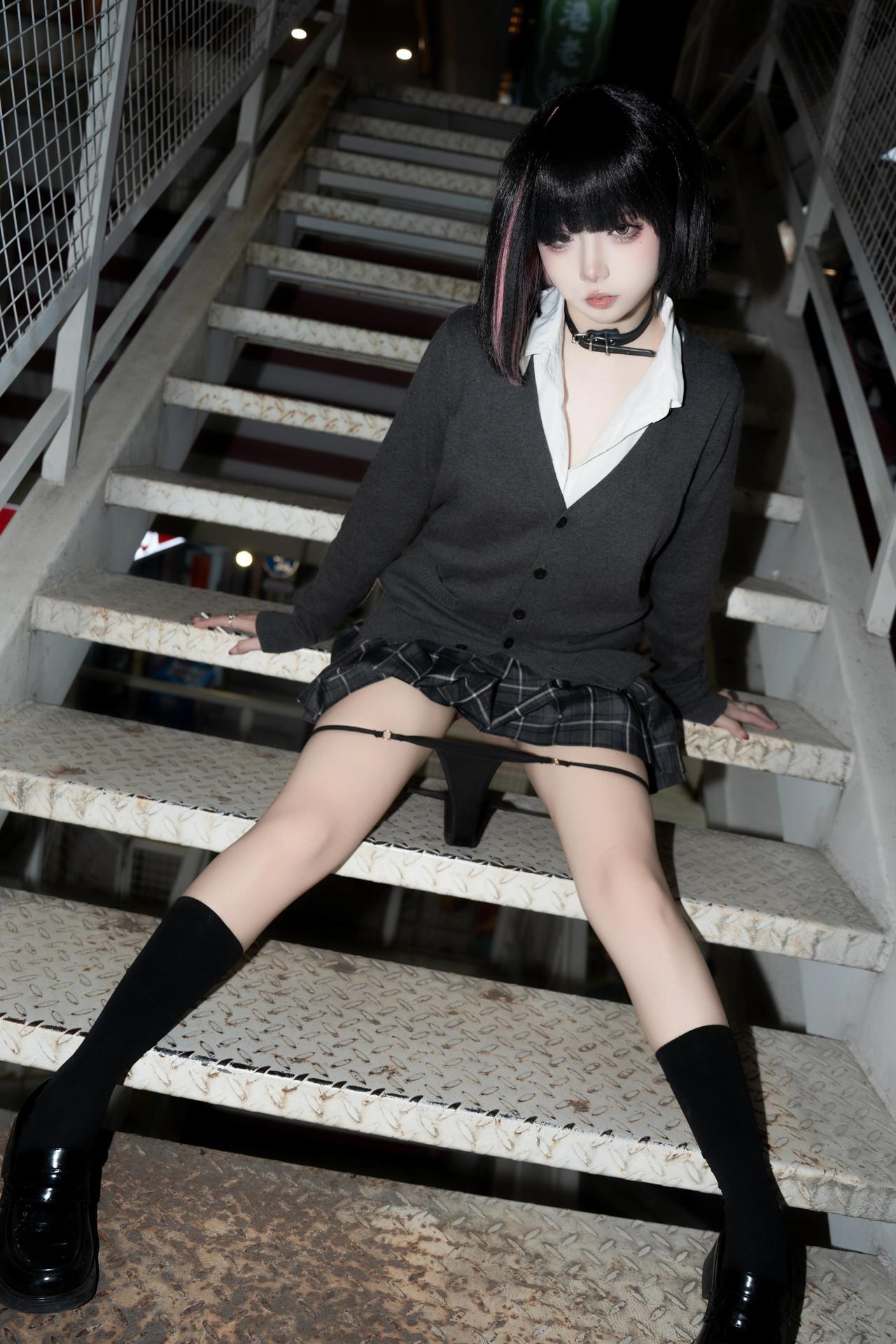 [写真] 纸悦Etsu_ko - 请多关照：夜街JK校服黑丝美腿 45P