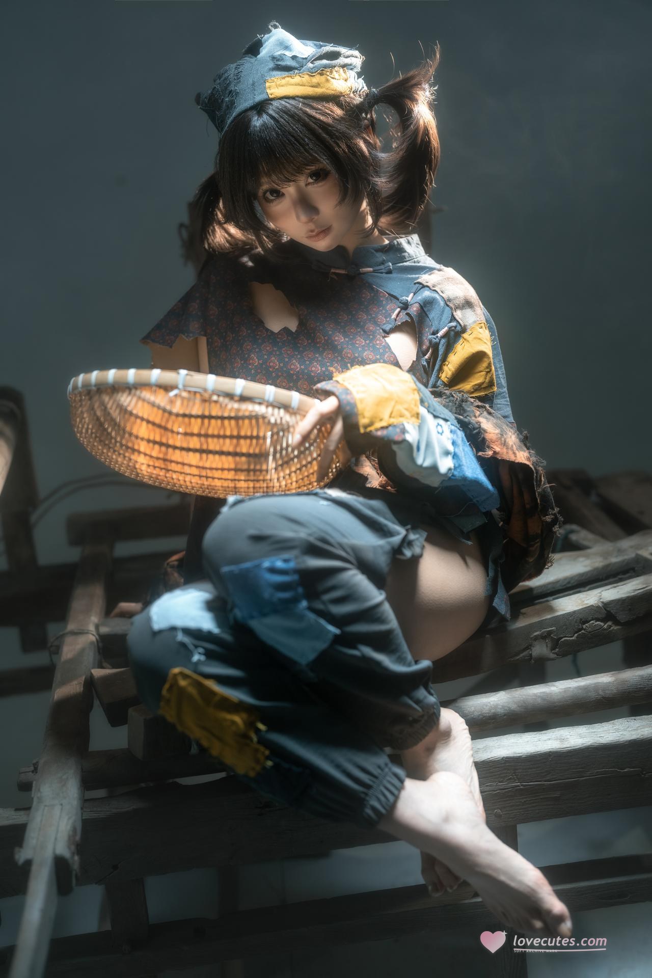 [写真] 蠢沫沫 - 小乞丐：破旧工装烟雾场景美腿 23P1V