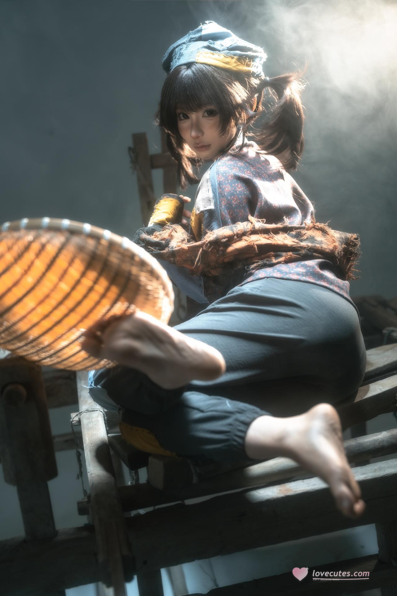 [写真] 蠢沫沫 - 小乞丐：破旧工装烟雾场景美腿 23P1V