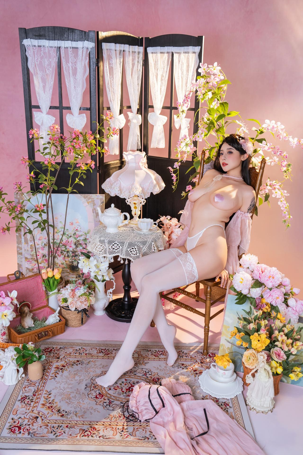 [私房] 奈汐酱nice - 粉红茶事：粉色蕾丝内衣白丝花房 80P1V
