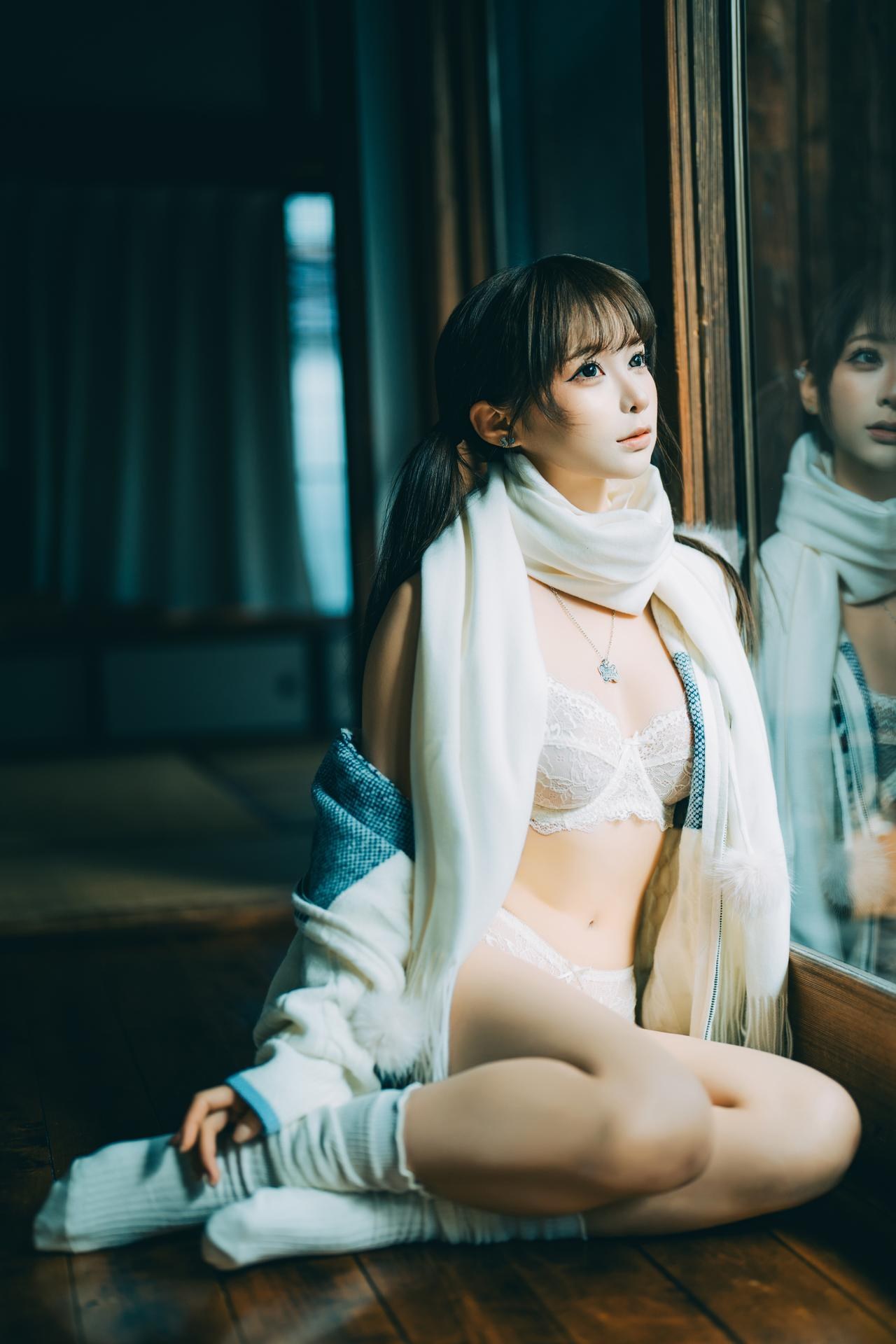[私房] 蠢沫沫 - 情人节：白色蕾丝内衣木屋私房 26P