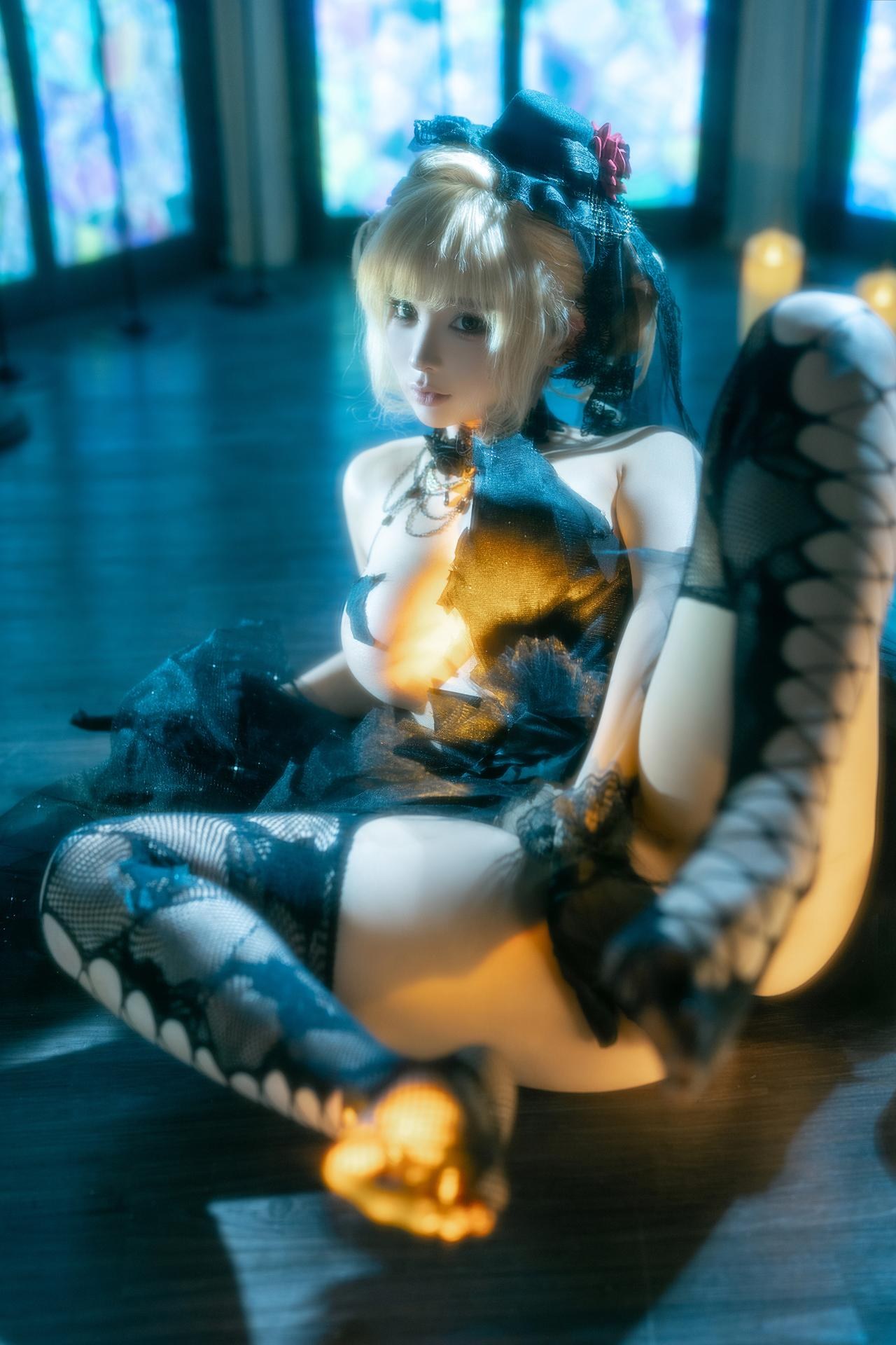 [Private Collection] Chun Mo Mo - Black Wedding Dress: Candlelit Black Wedding Dress, Black Stockings, Lace 37P1V