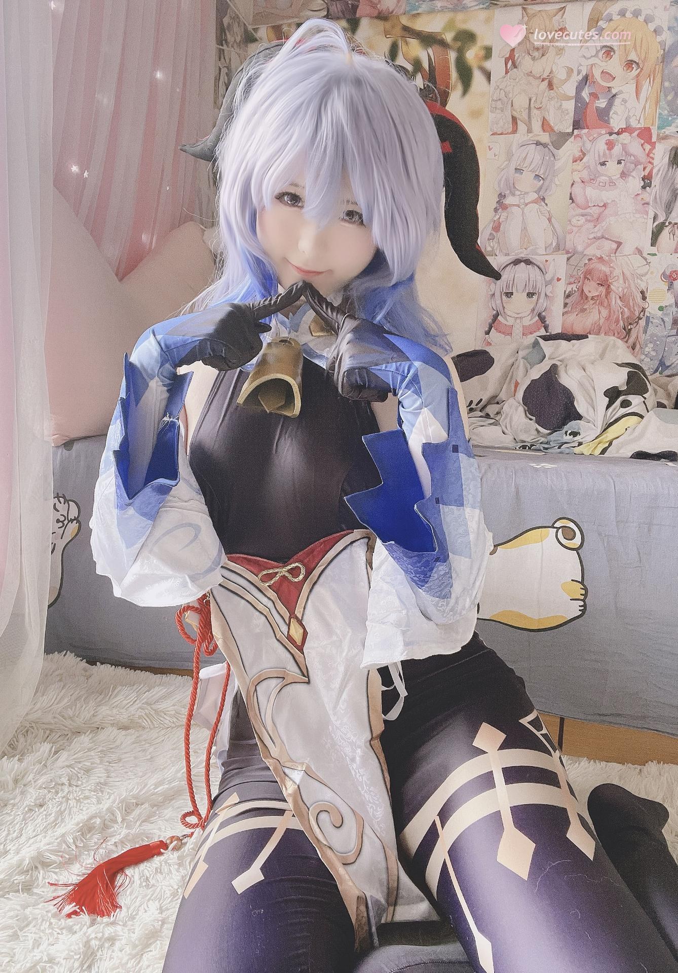 [cosplay] 习呆呆 - 甘雨：蓝发露点大尺度还原 12P1V