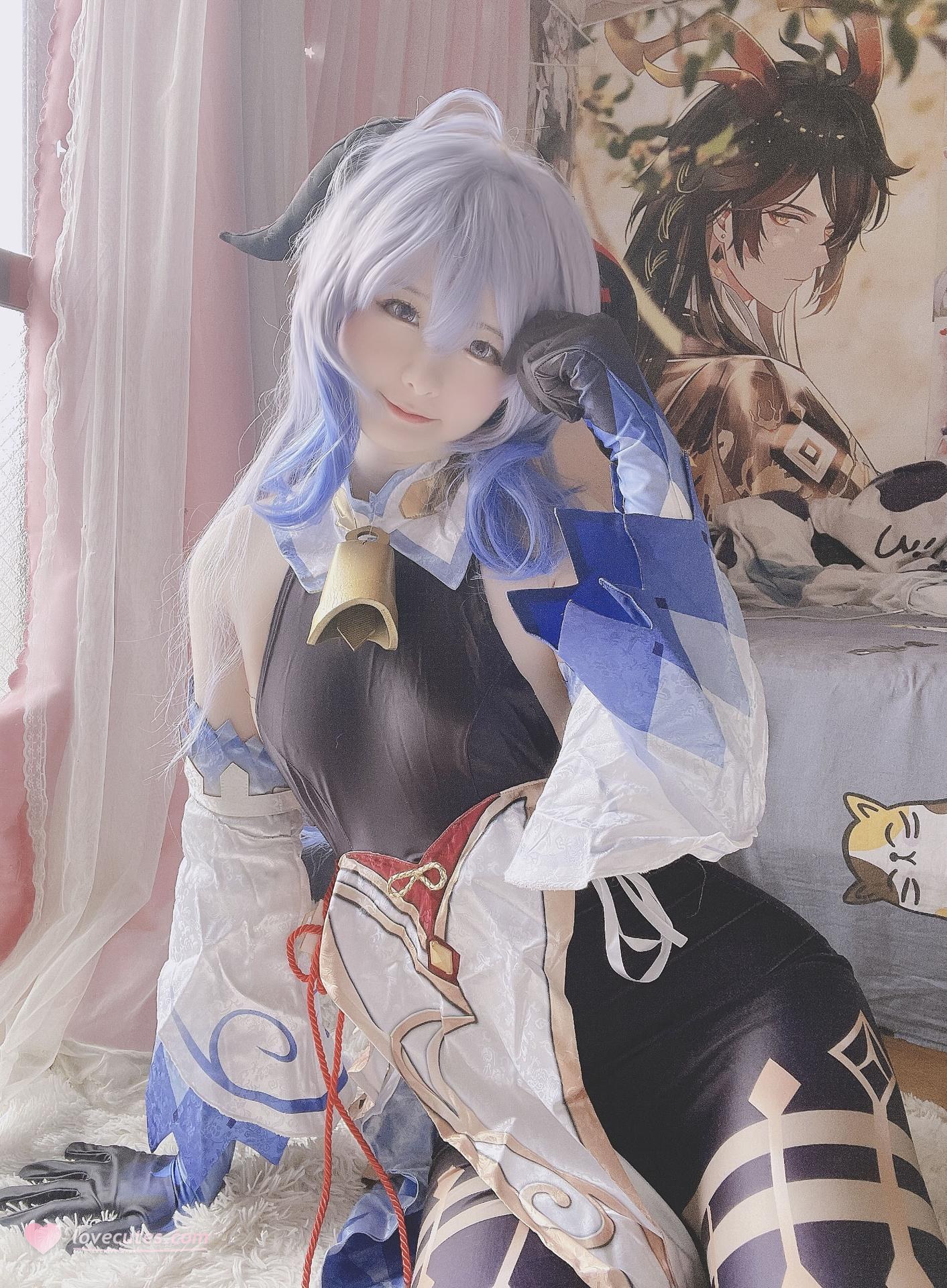 [cosplay] 习呆呆 - 甘雨：蓝发露点大尺度还原 12P1V