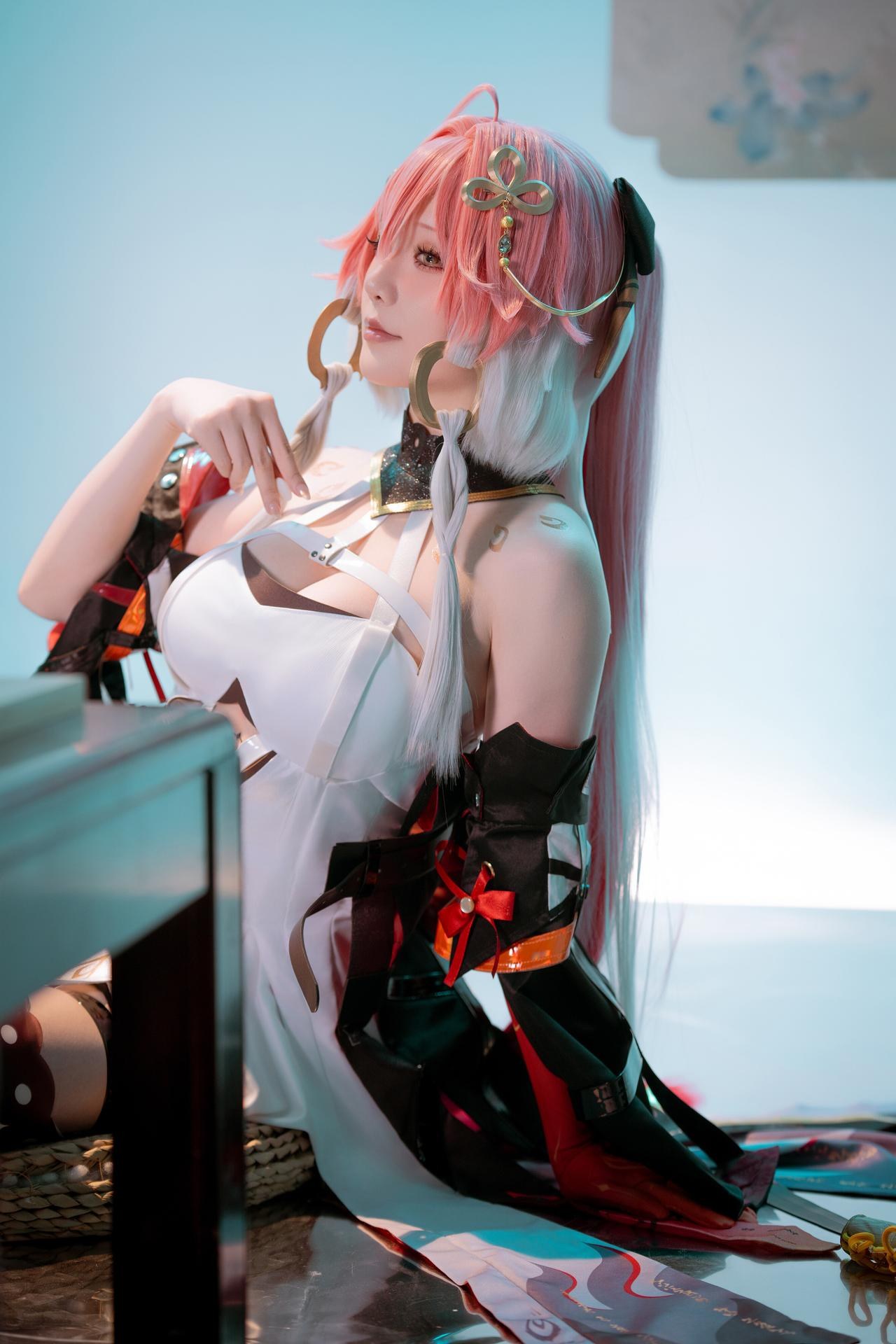 [cosplay] 星之迟迟Hoshilily - 鸣潮 长离：黑金礼装美腿还原 24P