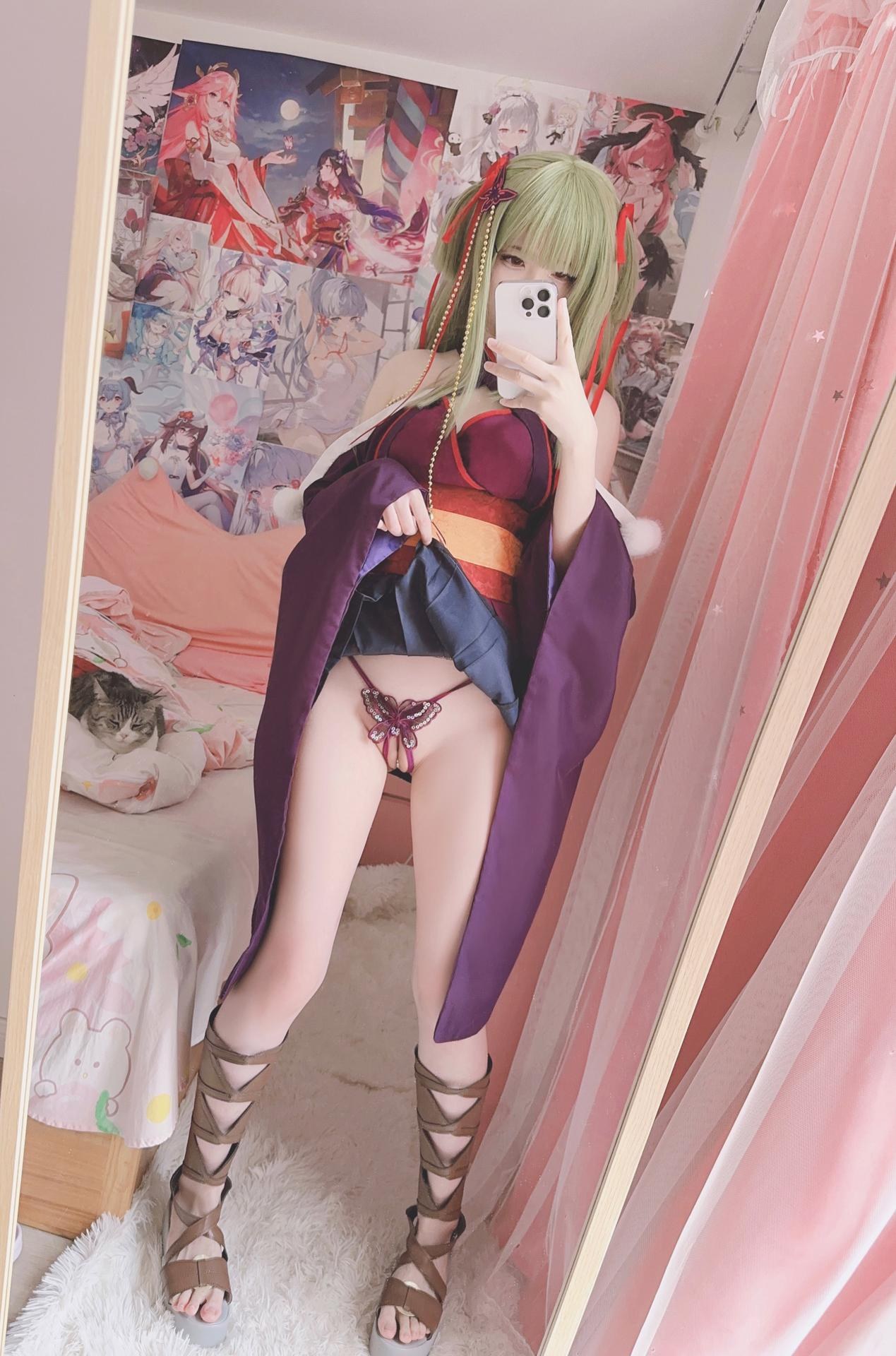 [cosplay] 呆呆Misa - 千恋万花 丛雨：白发和服巫女白丝美腿 17P2V