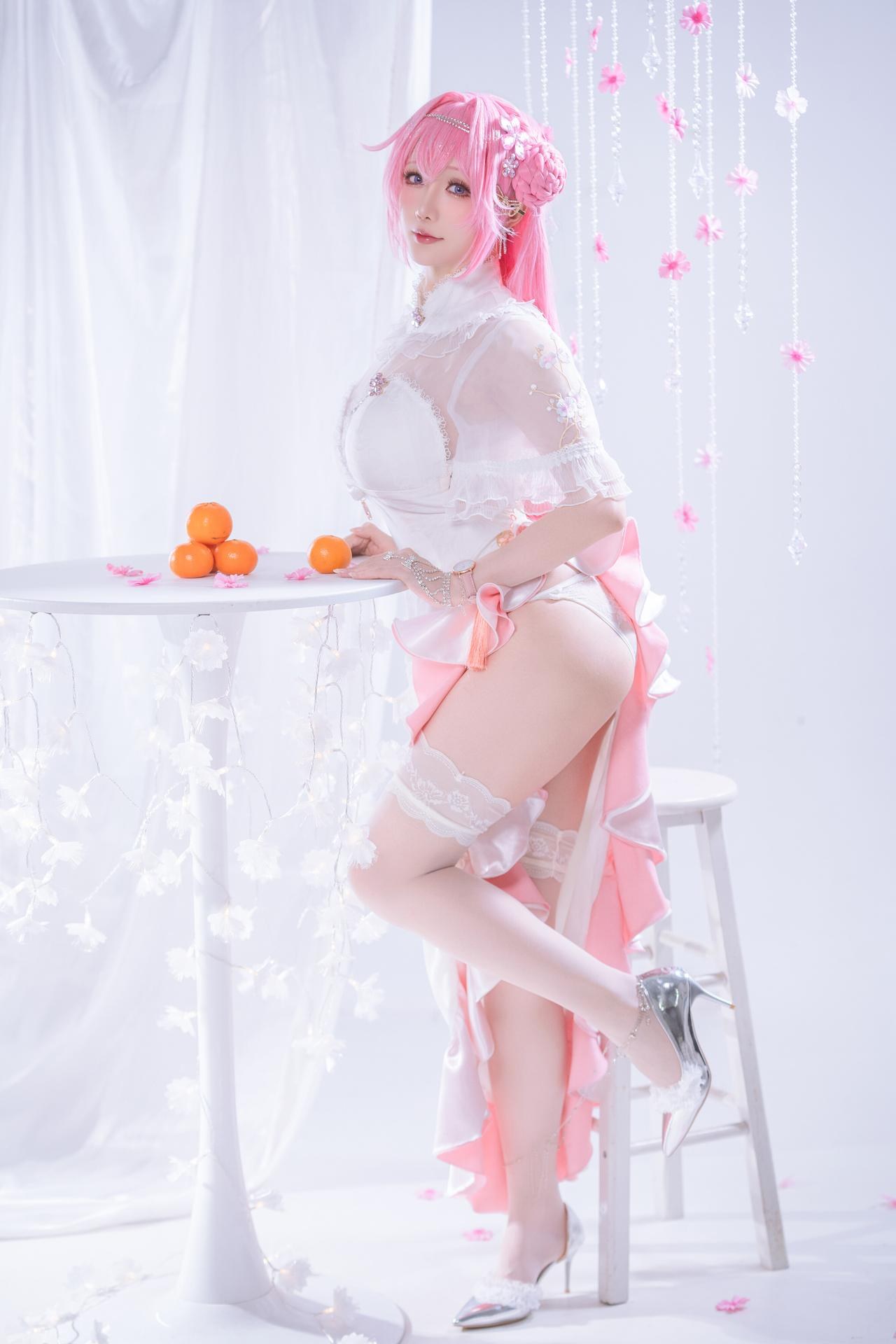 [cosplay] 星之迟迟Hoshilily - 胜利女神：妮姬 桃乐丝：白发礼装白丝美腿还原 44P