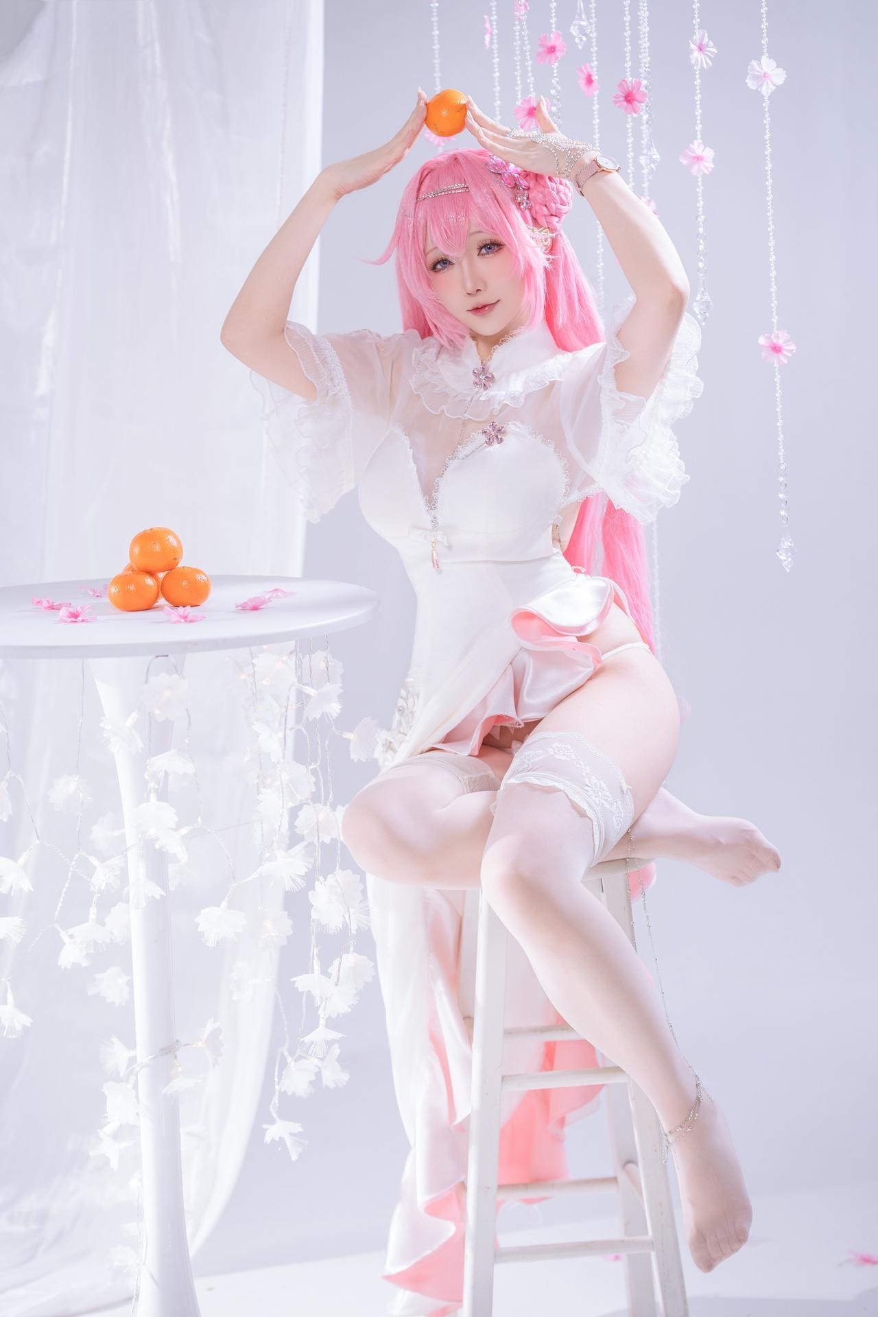 [cosplay] 星之迟迟Hoshilily - 胜利女神：妮姬 桃乐丝：白发礼装白丝美腿还原 44P