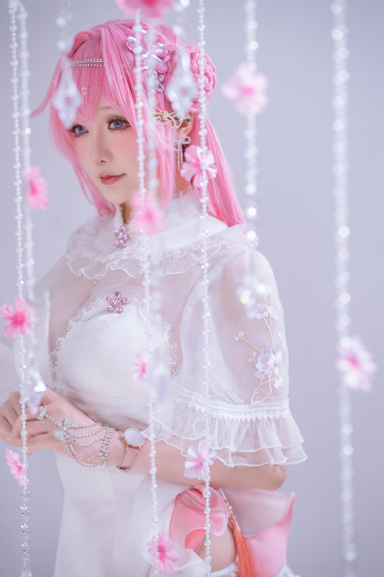 [cosplay] 星之迟迟Hoshilily - 胜利女神：妮姬 桃乐丝：白发礼装白丝美腿还原 44P