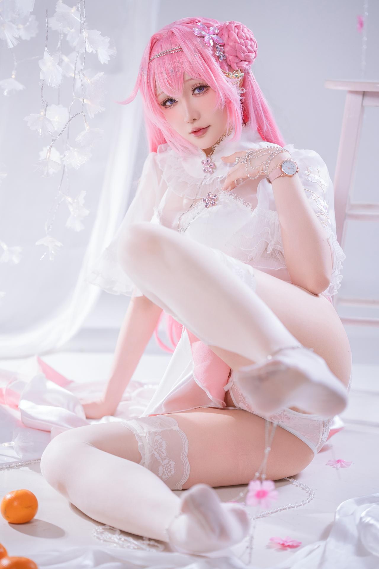 [cosplay] 星之迟迟Hoshilily - 胜利女神：妮姬 桃乐丝：白发礼装白丝美腿还原 44P