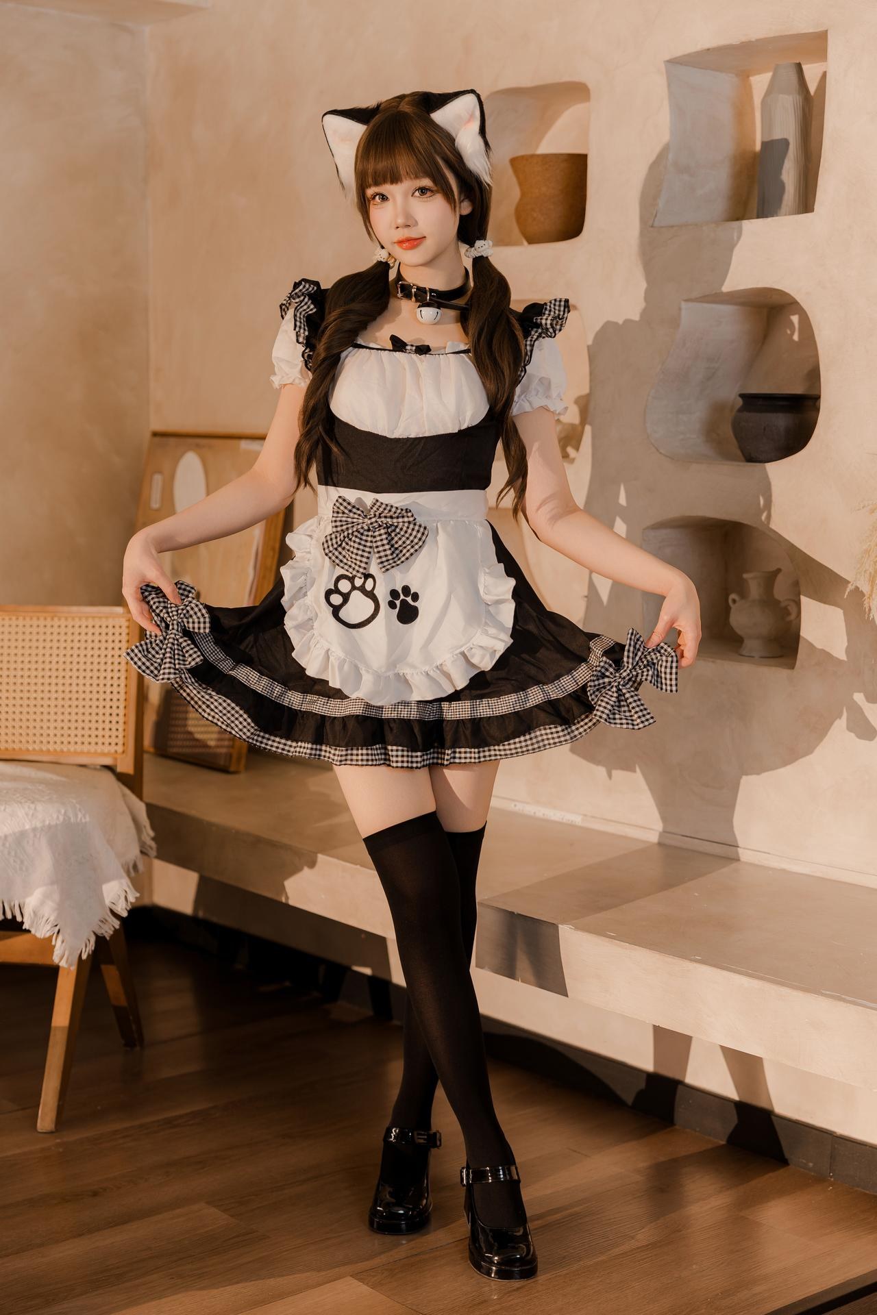[cosplay] 雪晴Astra - 猫猫妹抖：猫耳女仆黑丝美腿 77P1V