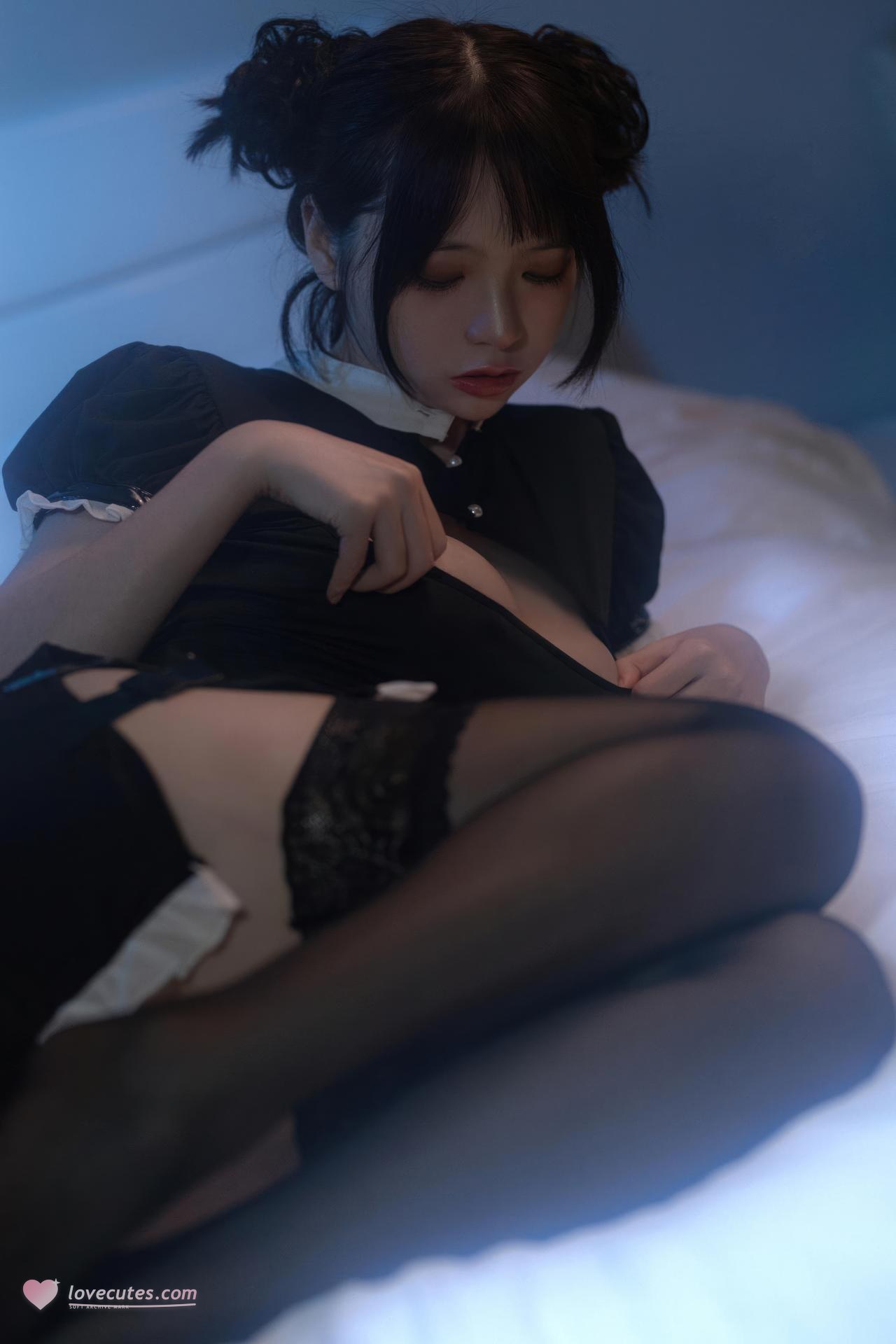 [Photos] Fengmao SS - Black Nurse: Uniform-Themed Indoor Photo Set 40P