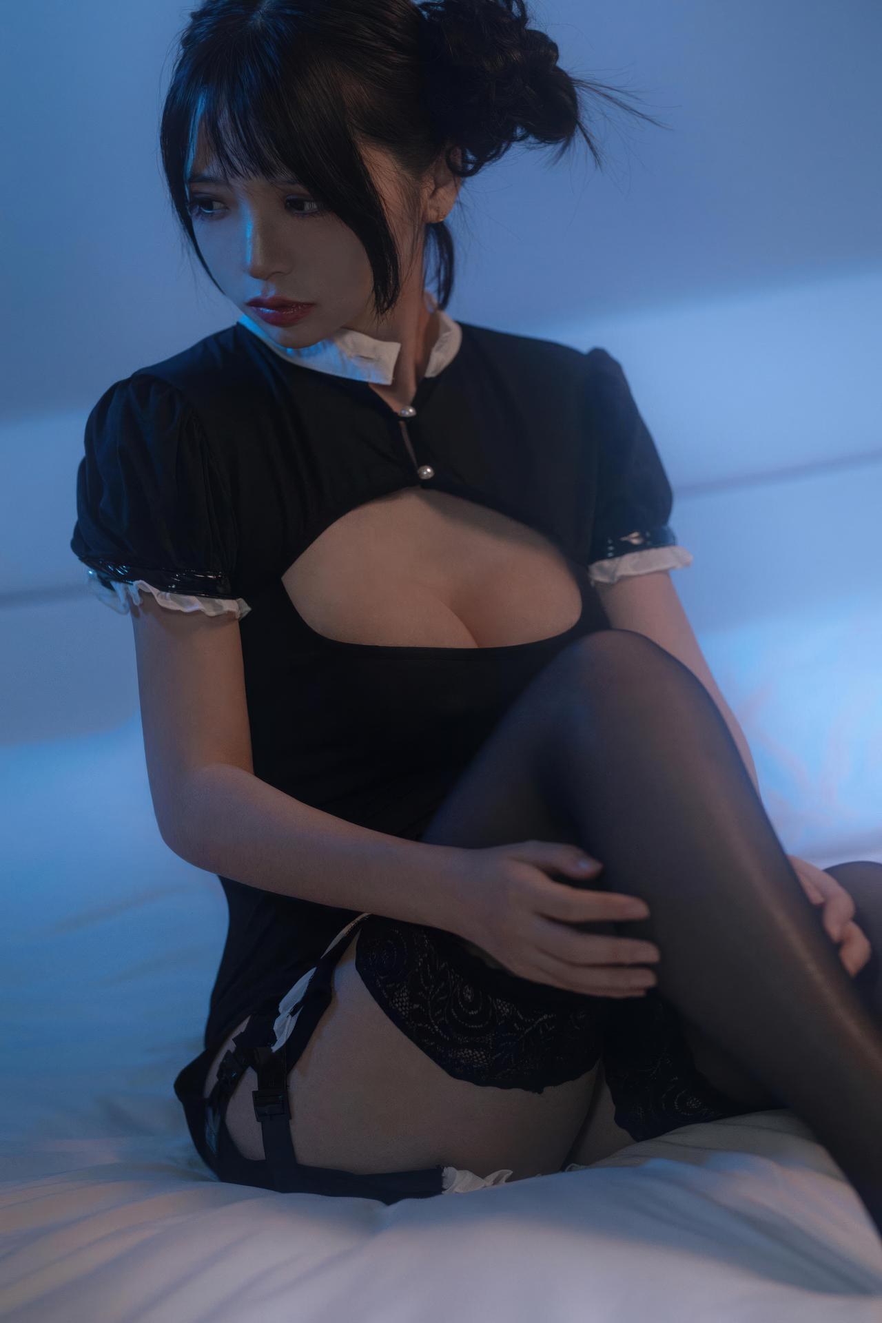 [Photos] Fengmao SS - Black Nurse: Uniform-Themed Indoor Photo Set 40P