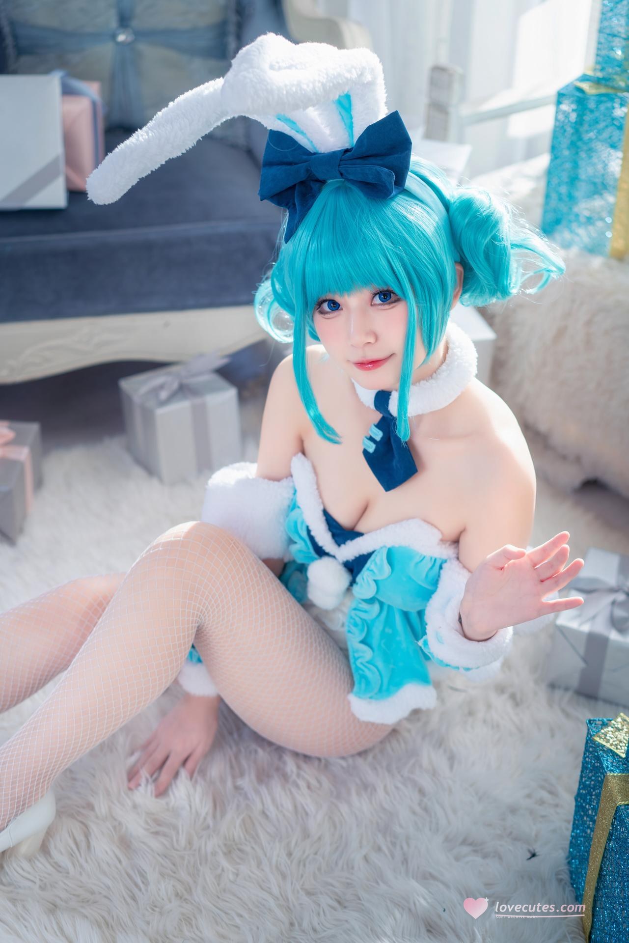 [cosplay] 猫大人 - 初音未来白兔：兔女郎主题角色写真 24P