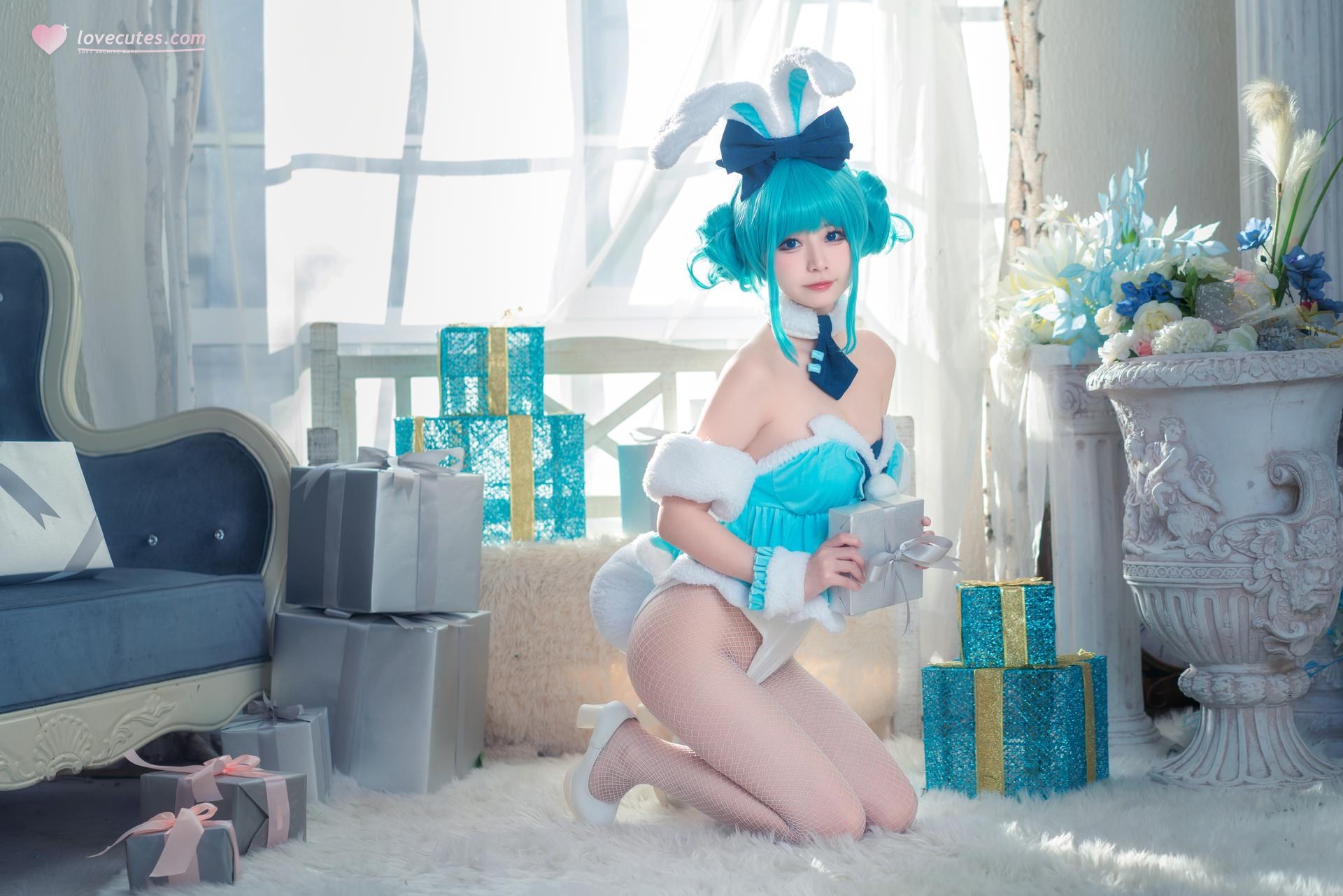 [cosplay] 猫大人 - 初音未来白兔：兔女郎主题角色写真 24P