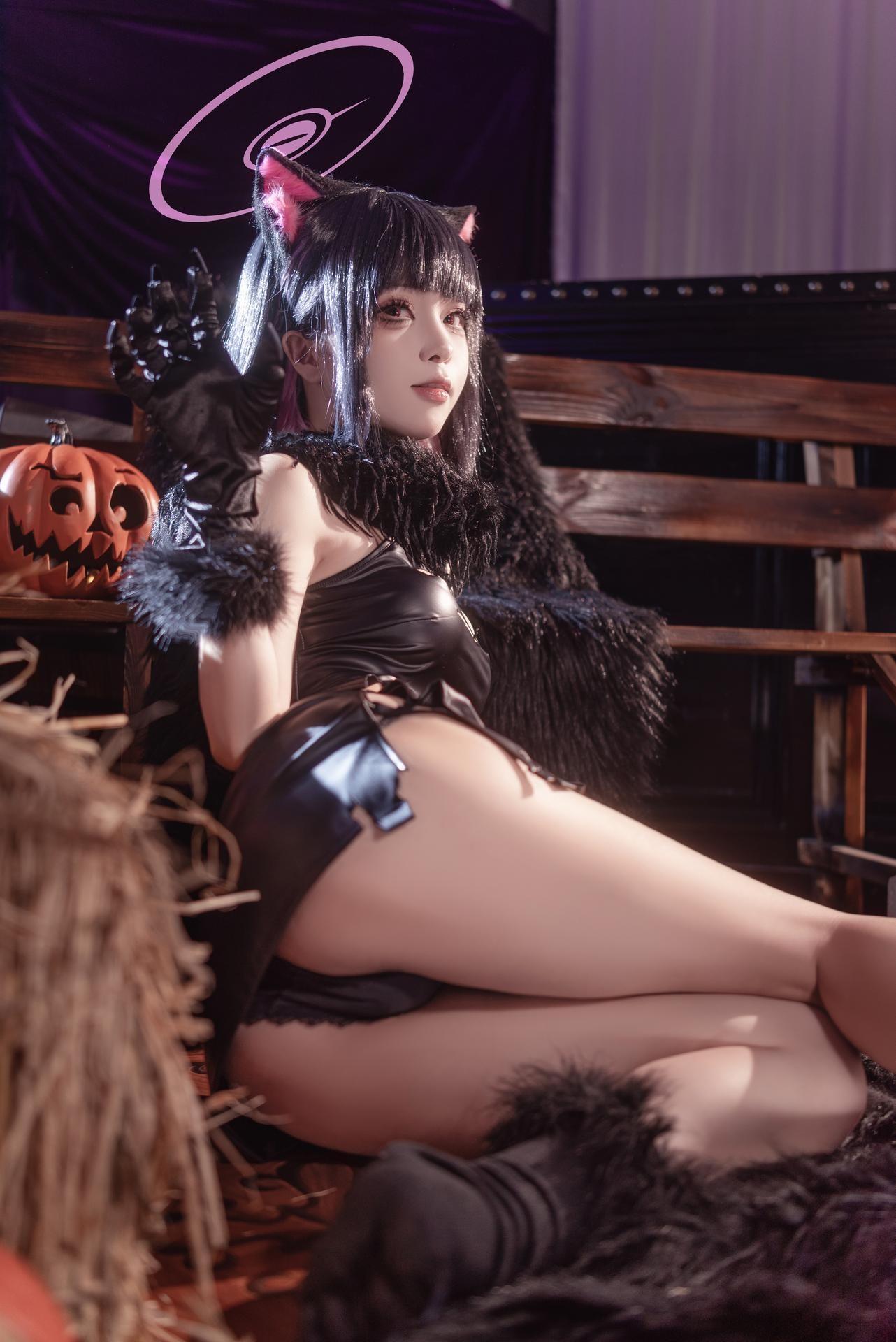 [cosplay] Shiliangyu - Blue Archive Kazusa Halloween cat-ear cosplay 사진 세트 34P