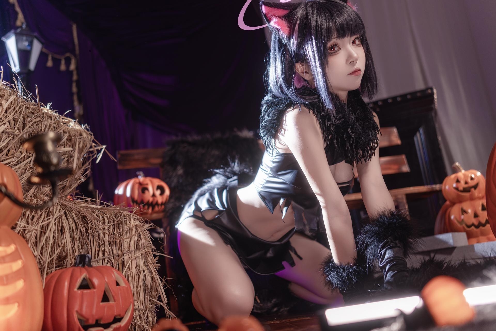[cosplay] Shiliangyu - Blue Archive Kazusa Halloween cat-ear cosplay 사진 세트 34P