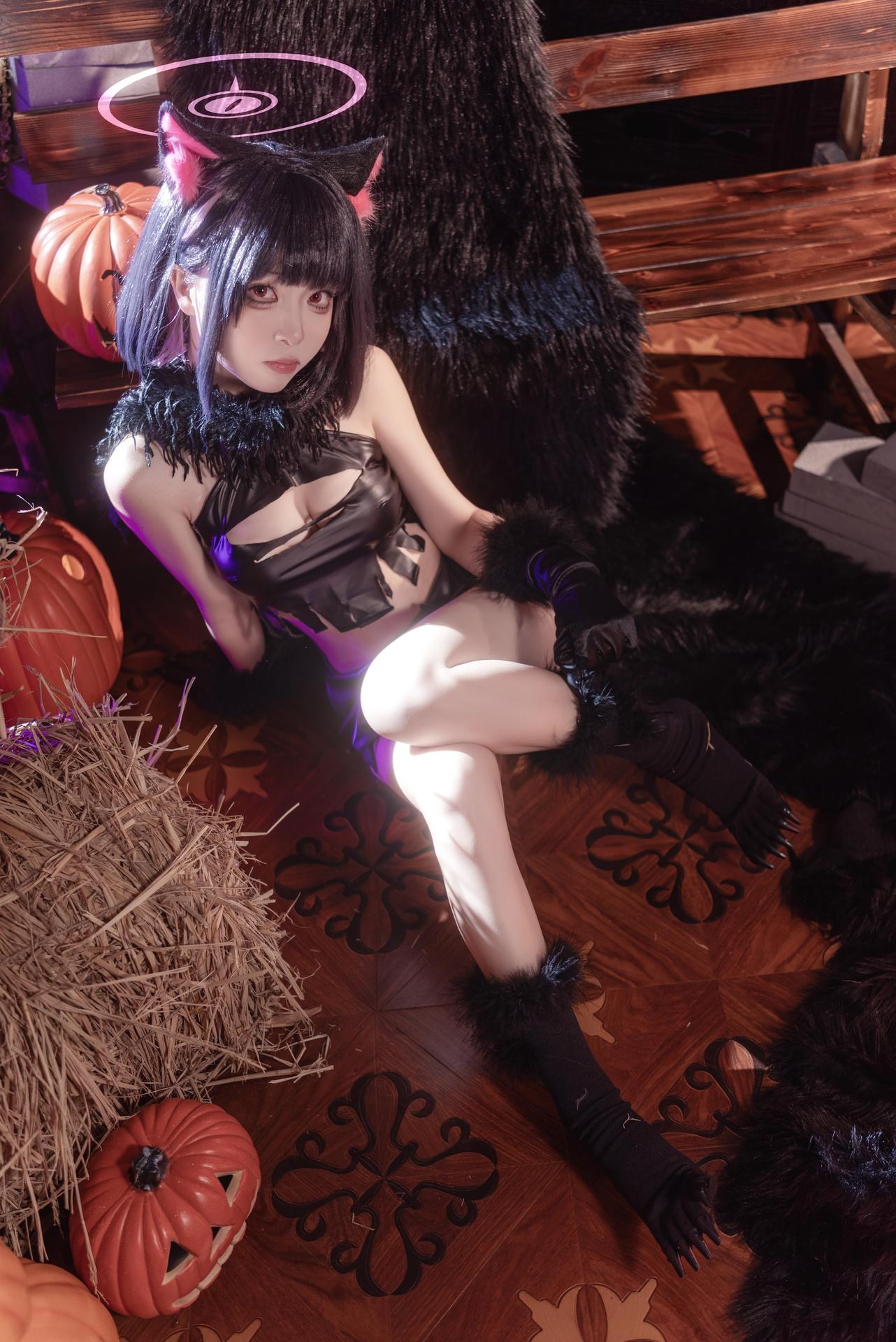 [cosplay] Shiliangyu - Blue Archive Kazusa Halloween cat-ear cosplay 사진 세트 34P