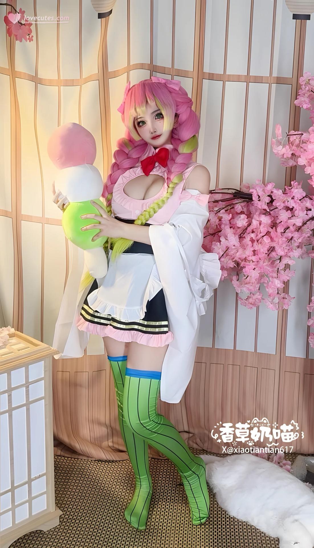[cosplay] Xiangcao Naimiao - Bộ ảnh Demon Slayer Mitsuri Kanroji deluxe cosplay 204P71V