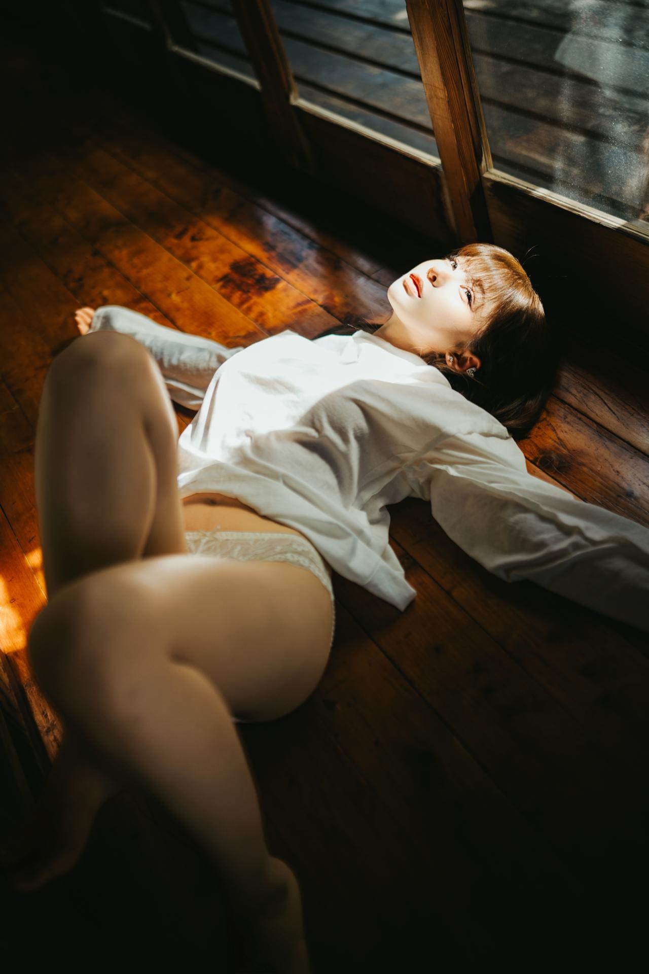 [私房] 蠢沫沫 - 牛奶主题私房：白色内衣甜美写真 22P