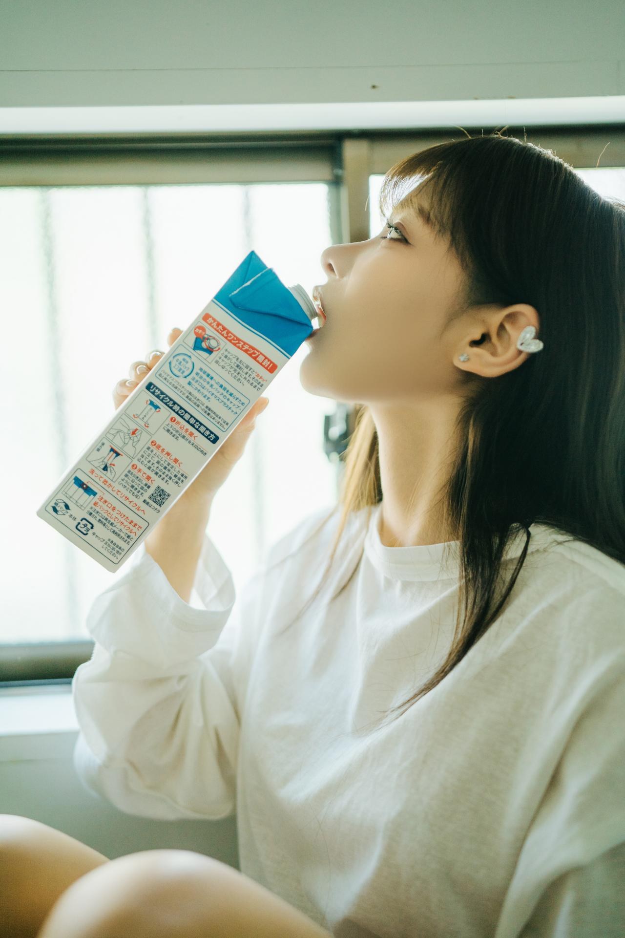 [私房] 蠢沫沫 - 牛奶主题私房：白色内衣甜美写真 22P