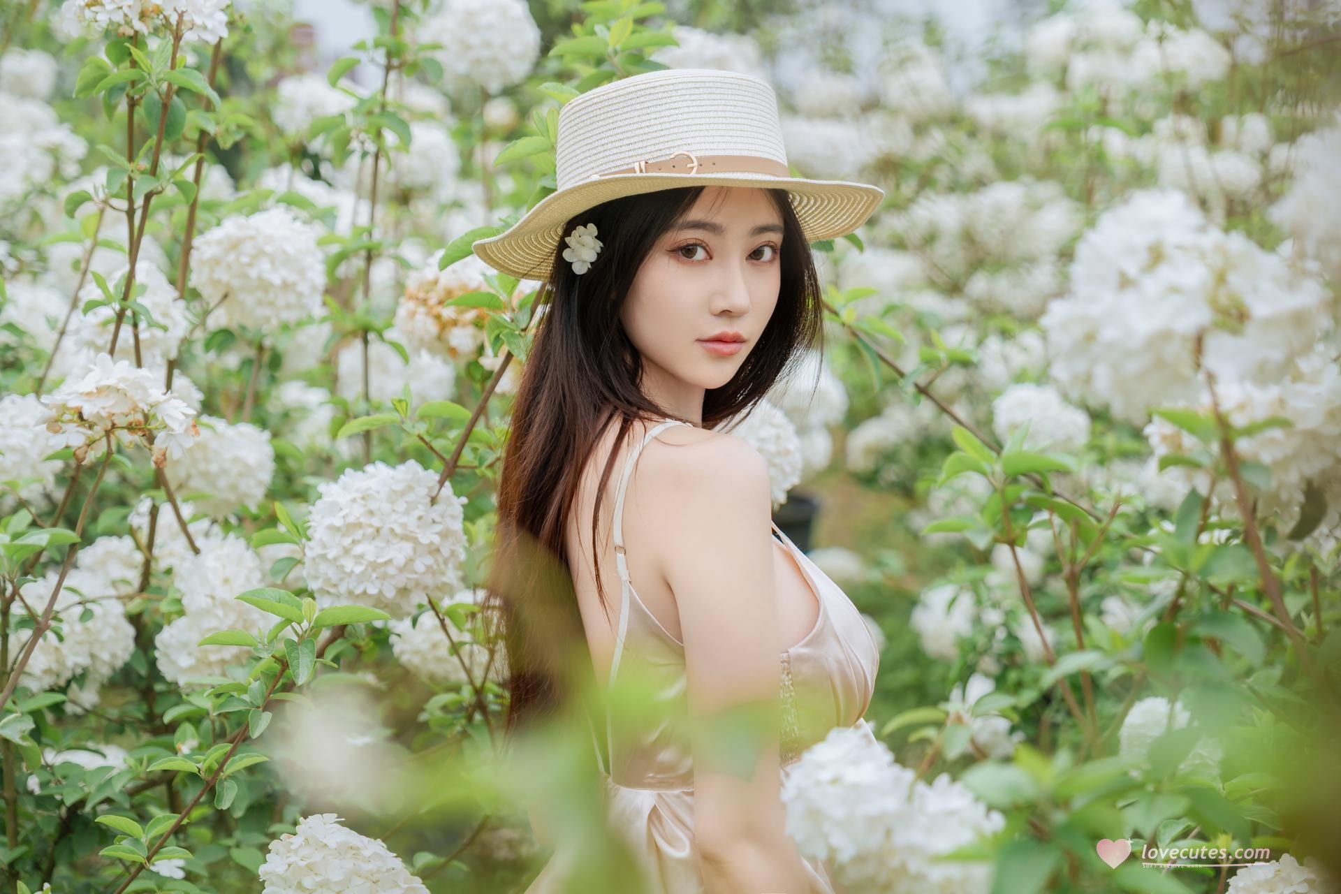[Photo Set] Nnian bộ ảnh outdoor shoot, leg-focused poses 82P