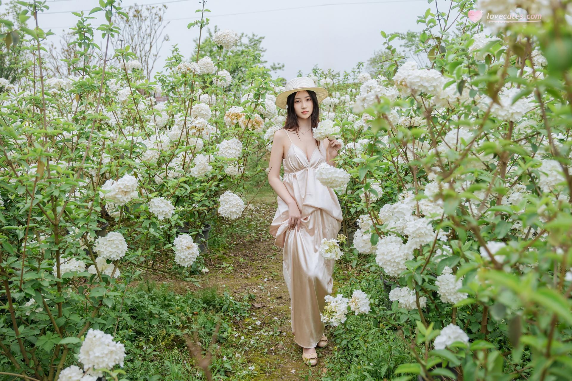 [Photo Set] Nnian bộ ảnh outdoor shoot, leg-focused poses 82P