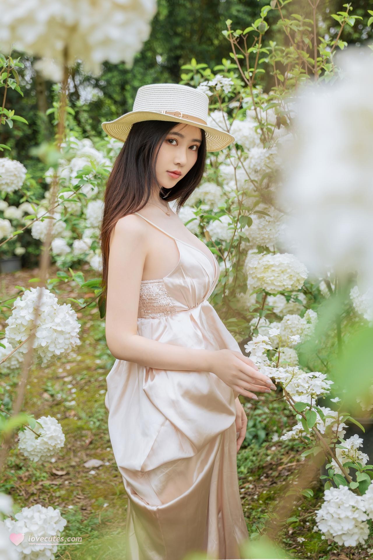 [Photo Set] Nnian bộ ảnh outdoor shoot, leg-focused poses 82P