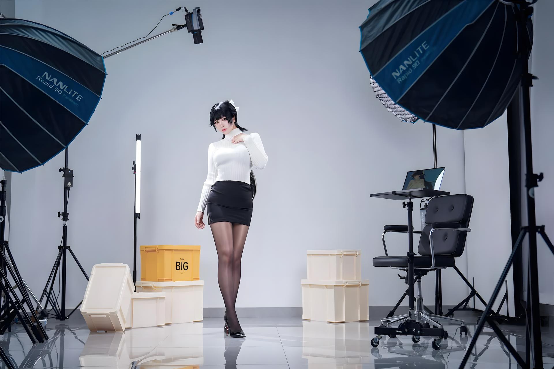 [Cosplay] Banbanzi - MissKON coser cosplay, black stockings, leg-focused poses, video extras 57P4V