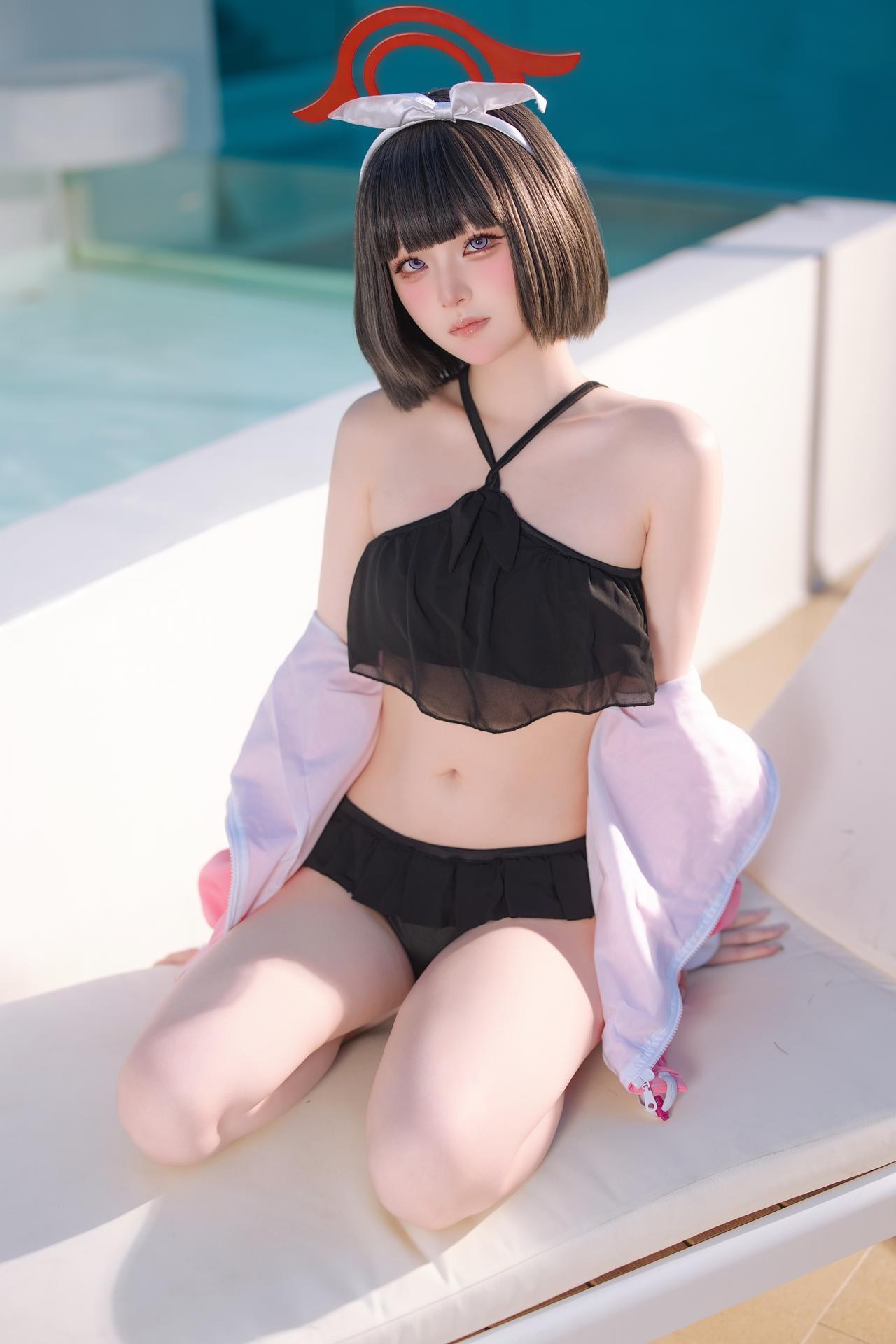 [Cosplay] Yuyu โฟโต้เซ็ต cosplay, swimsuit, bikini, leg-focused poses 30P