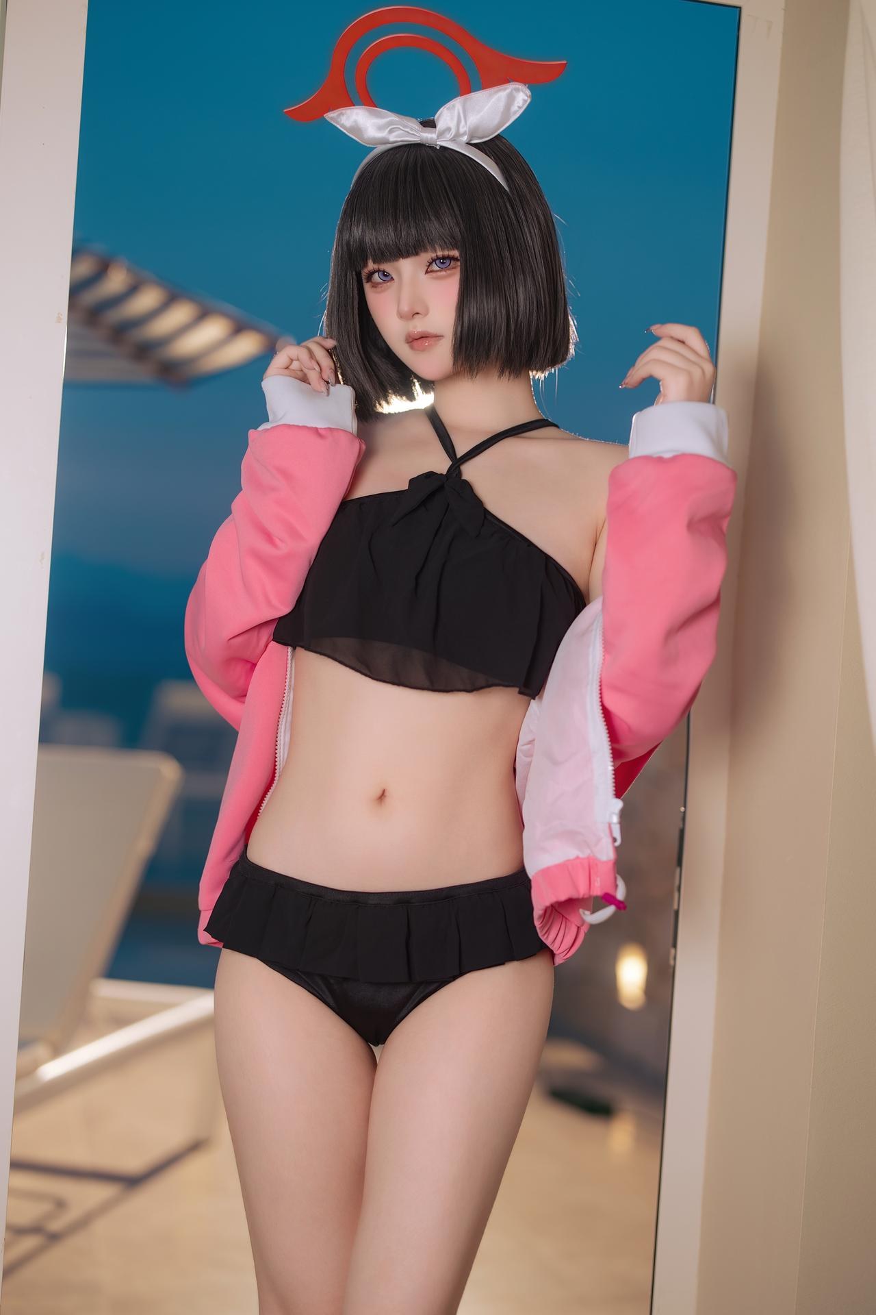 [Cosplay] Yuyu โฟโต้เซ็ต cosplay, swimsuit, bikini, leg-focused poses 30P