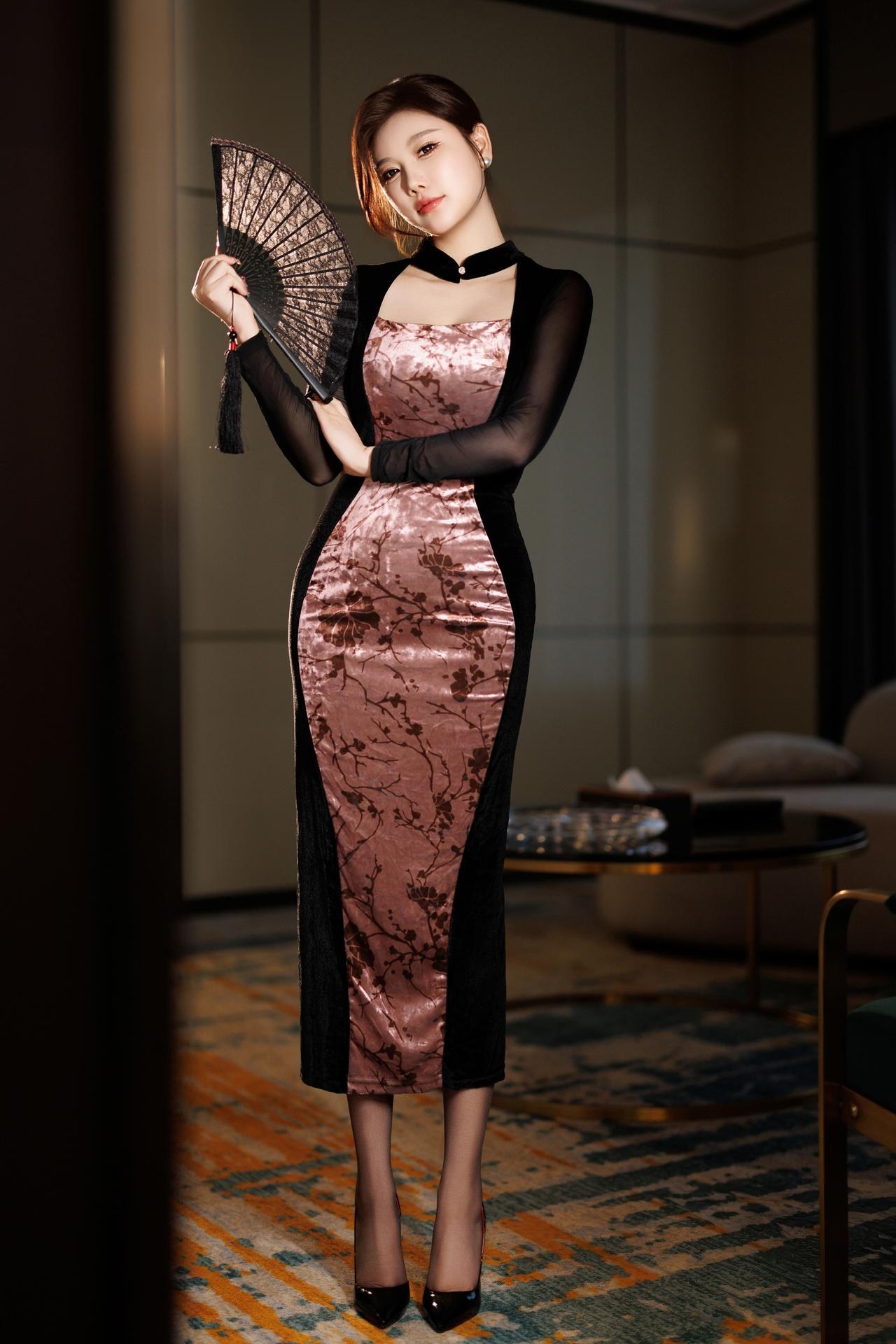 [Model] Yang Chen Chen Yome - XIUREN no-watermark model photos, qipao, black stockings, leg-focused poses 83P
