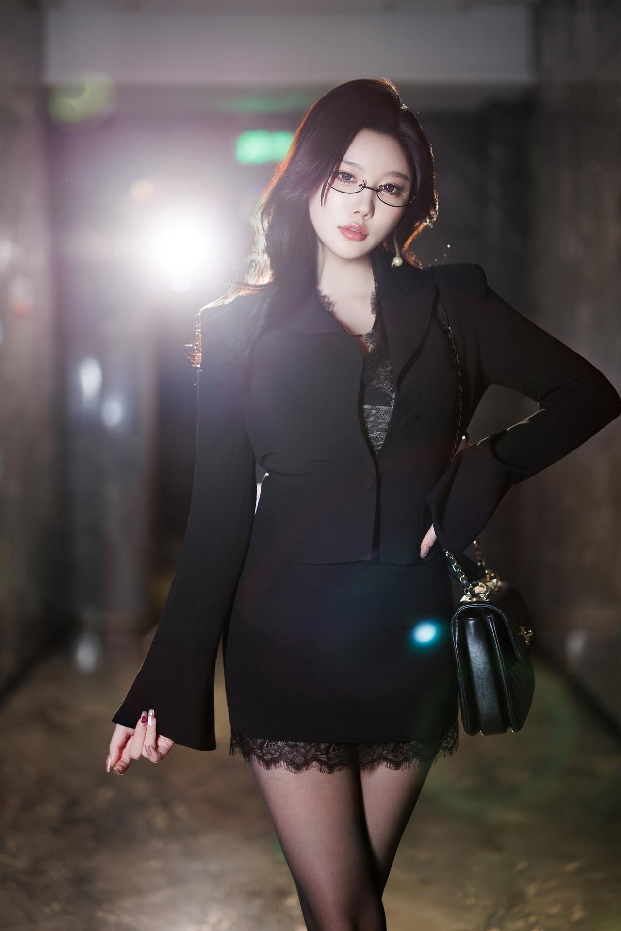 [Model] Yang Chen Chen Yome bộ ảnh model photos, black stockings, lingerie, leg-focused poses 81P