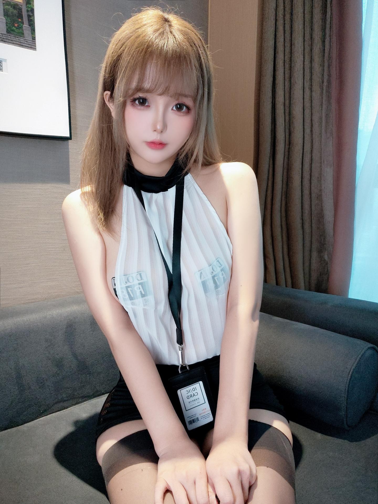 [私房] 日奈娇 - 小秘書：秘書制服黑絲 美胸翹臀私房 90P17G4V