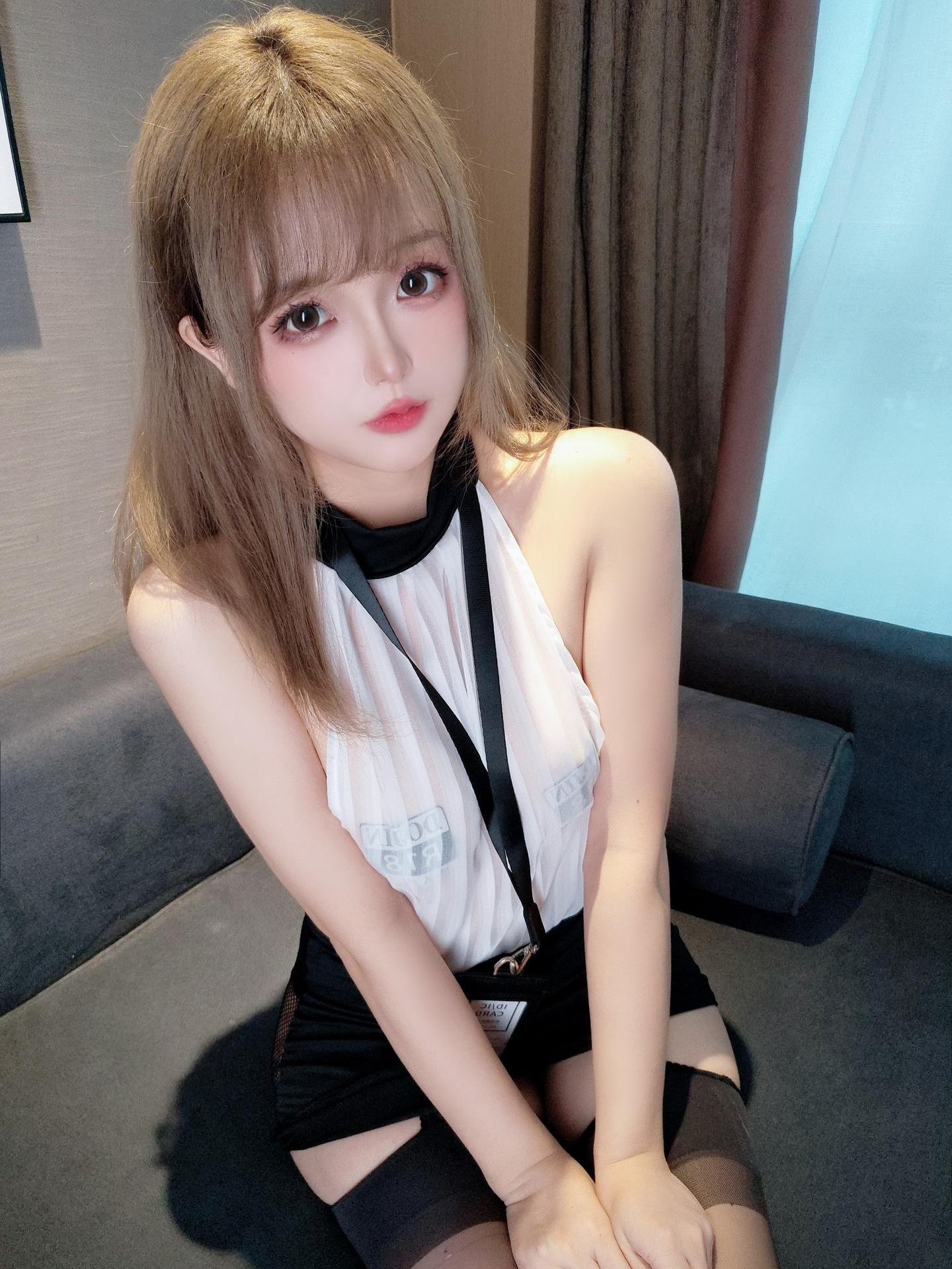 [私房] 日奈娇 - 小秘書：秘書制服黑絲 美胸翹臀私房 90P17G4V