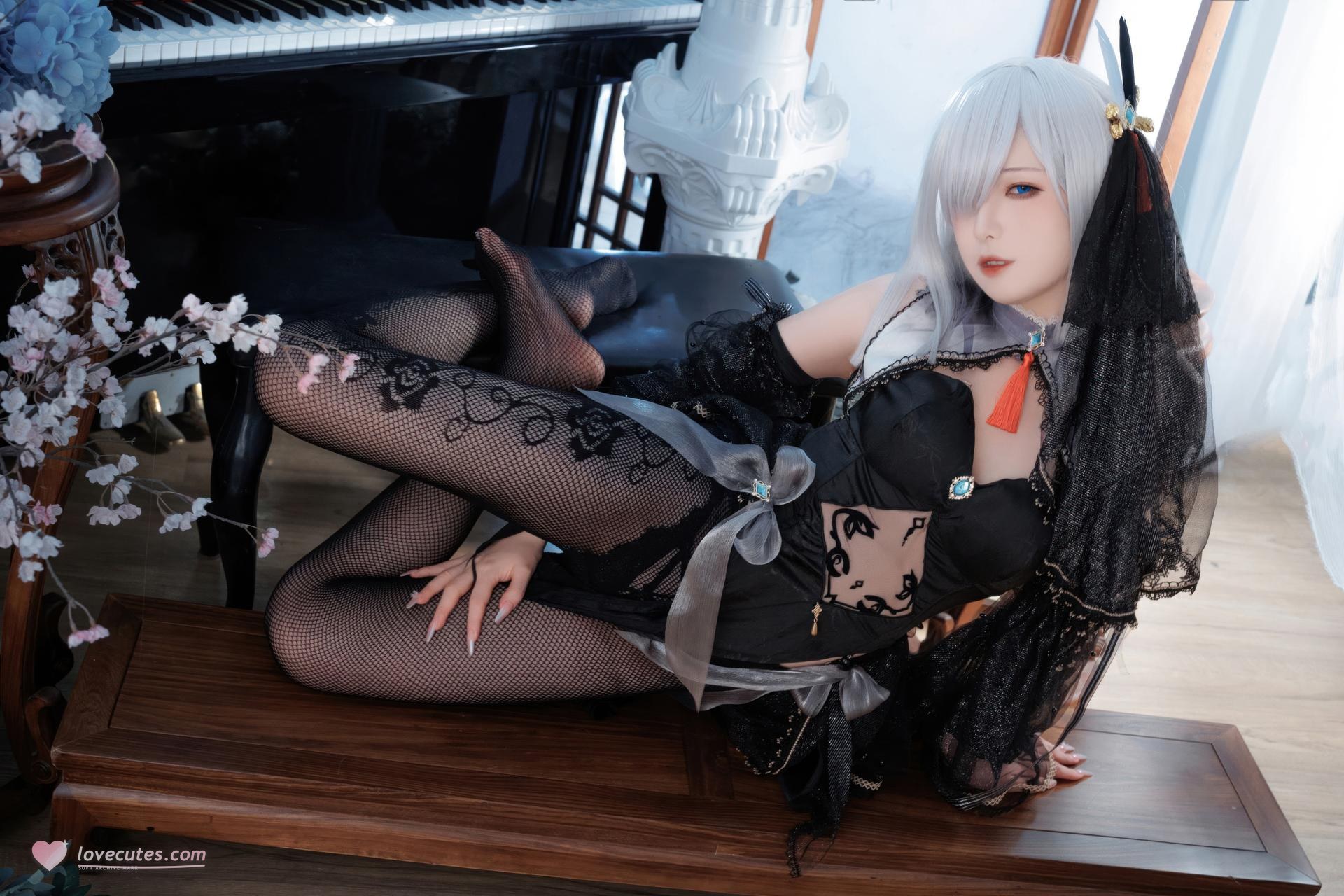 [cosplay] 封疆疆v - 原神 申鹤黑婚纱：黑纱礼服大尺度角色还原 20P