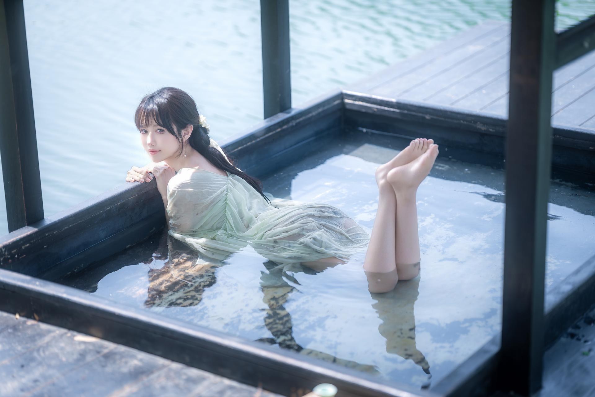 [写真] Shika小鹿鹿 - 江南水色：古风水色湿身美腿写真 65P3V